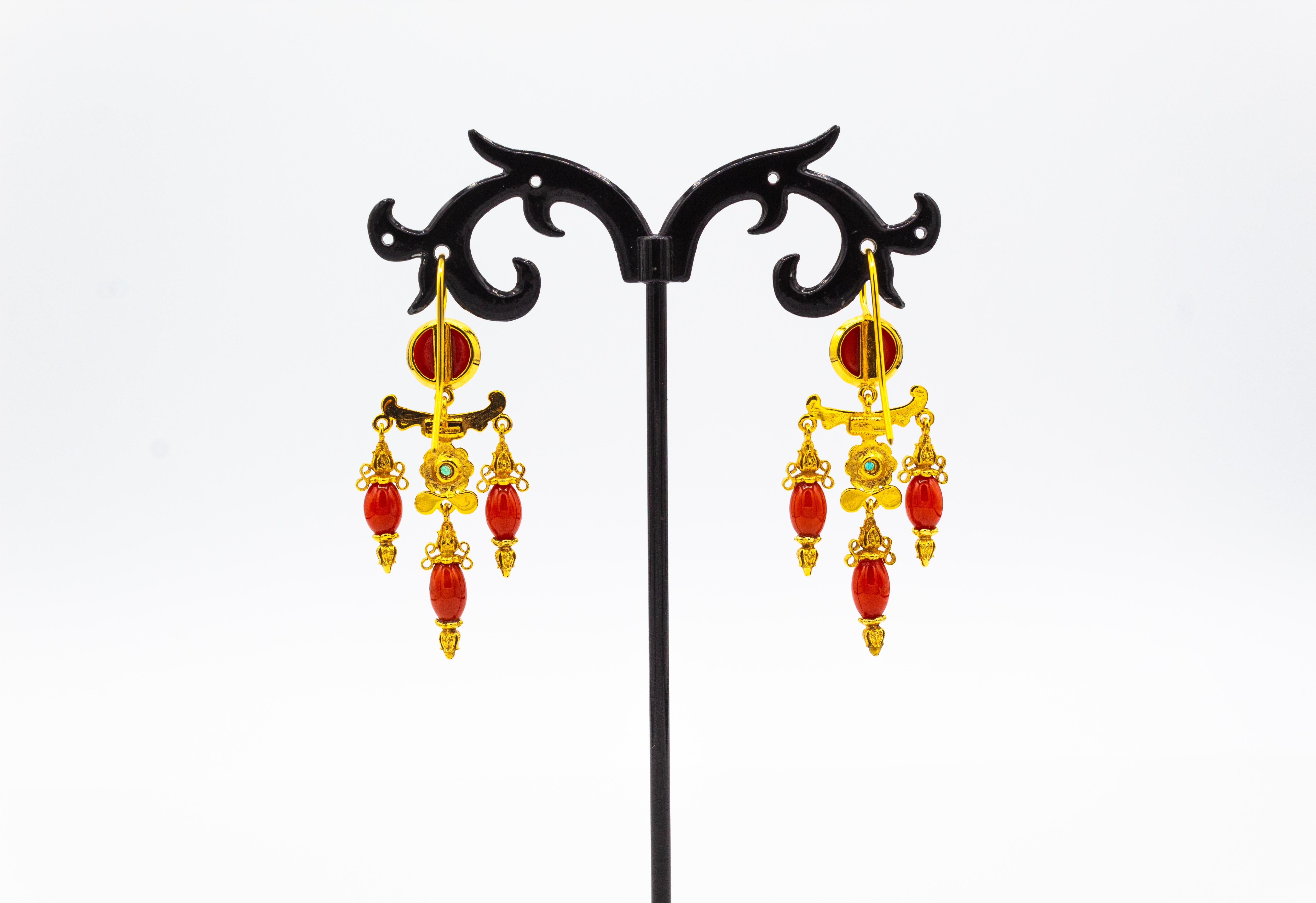 Clous d'oreilles Art Nouveau Méditerranéen rouge corail émeraude émaillé Neuf - En vente à Naples, IT