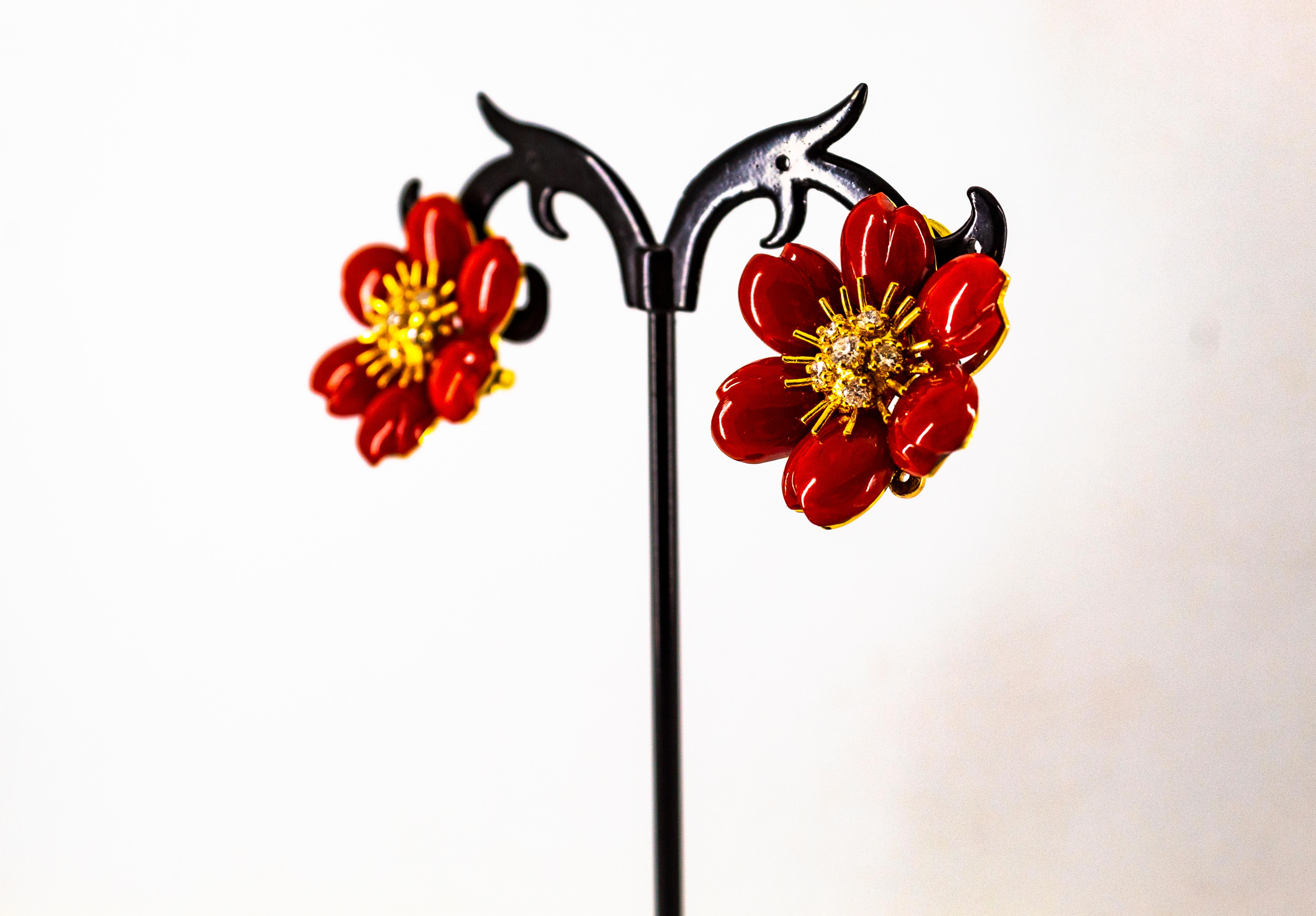 Jugendstil Ohrringe „Flowers“ aus Gelbgold mit mediterraner roter Koralle und weißen Diamanten im Angebot 5