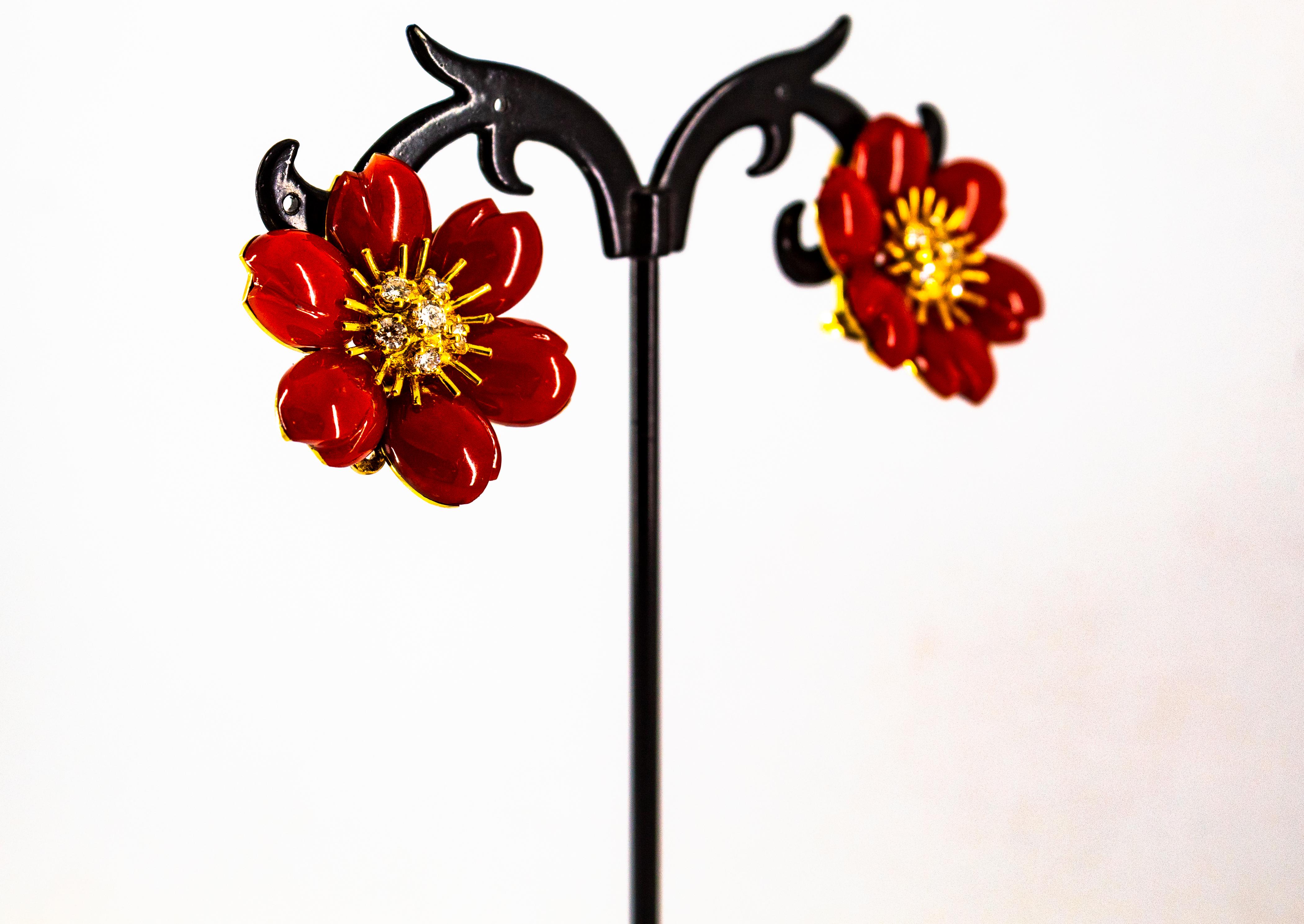 Jugendstil Ohrringe „Flowers“ aus Gelbgold mit mediterraner roter Koralle und weißen Diamanten im Angebot 2