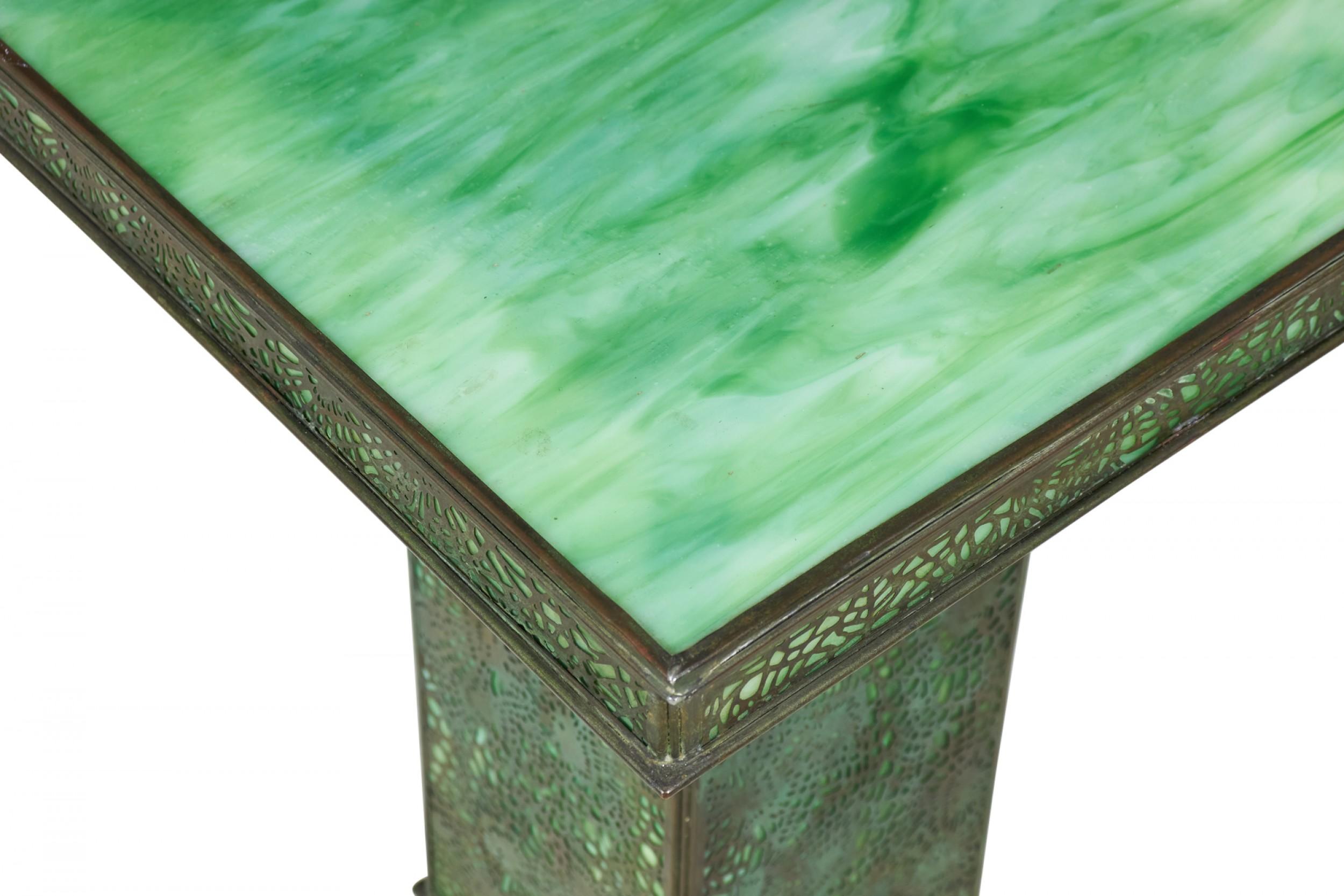 Art Nouveau Green Slag Glass and Metal Filigree Illuminated Pedestal In Good Condition For Sale In New York, NY