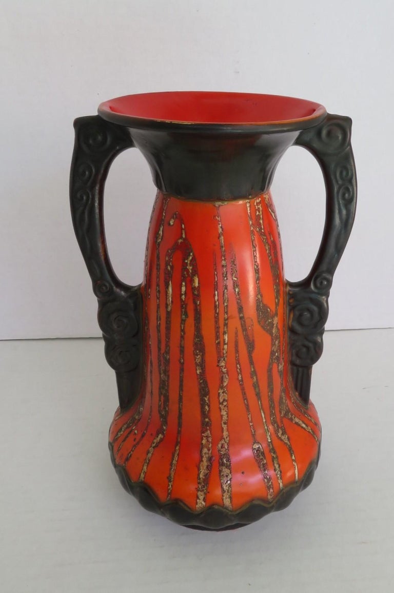 Art Nouveau Modern Czechoslovakian Red & Black Ceramic Vase with Handles, 1930s In Good Condition For Sale In Miami, FL