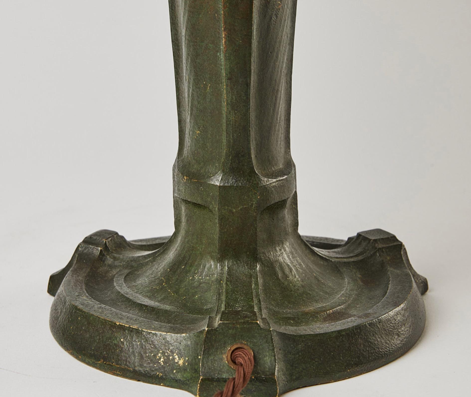 Moulage Lampe singe Art Nouveau en bronze, vers 1900