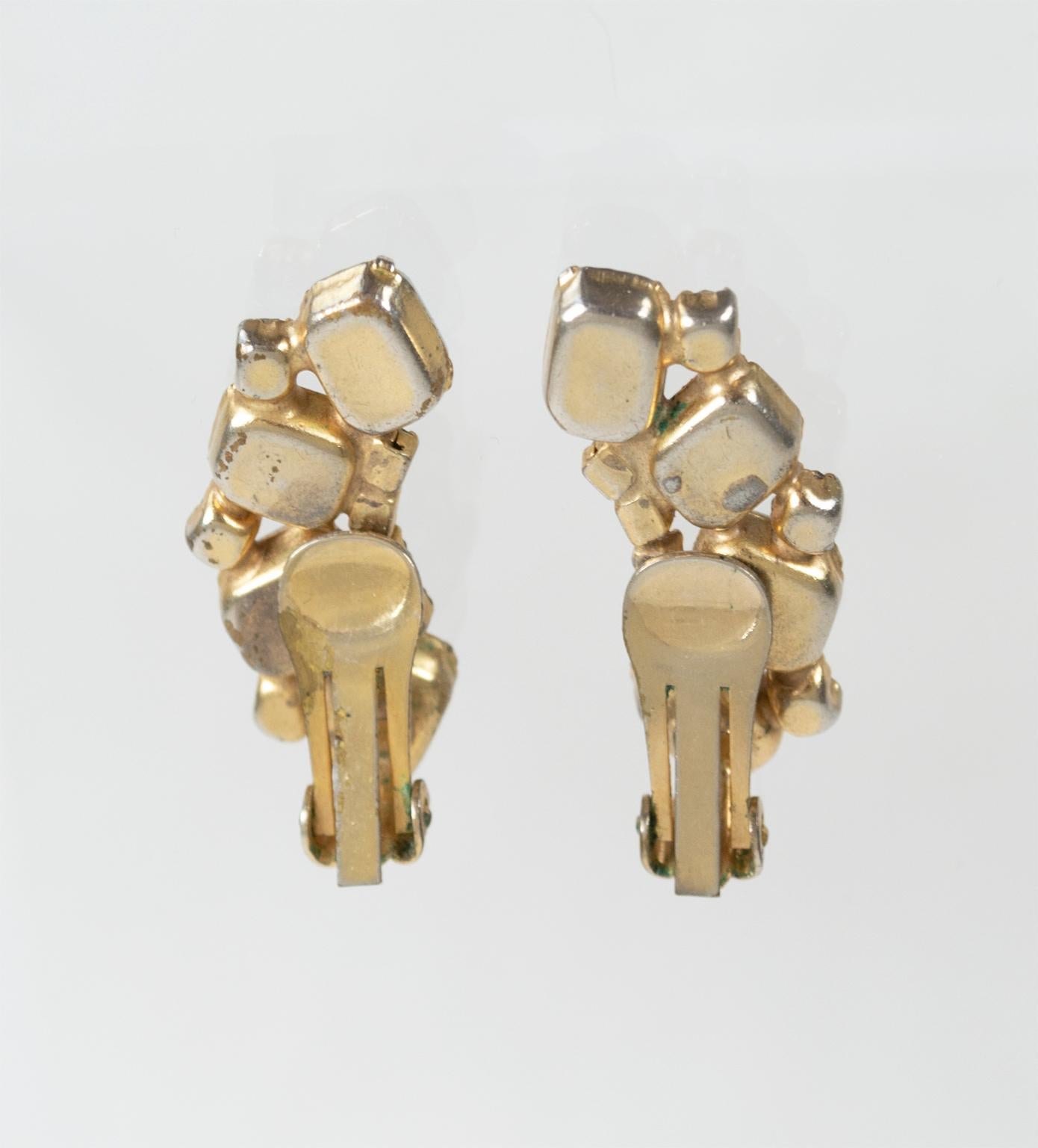 Art Nouveau Moonstone Cabochon Ear Crawler Statement Clip Earrings, 1 ½” – 1960s In Good Condition In Tucson, AZ