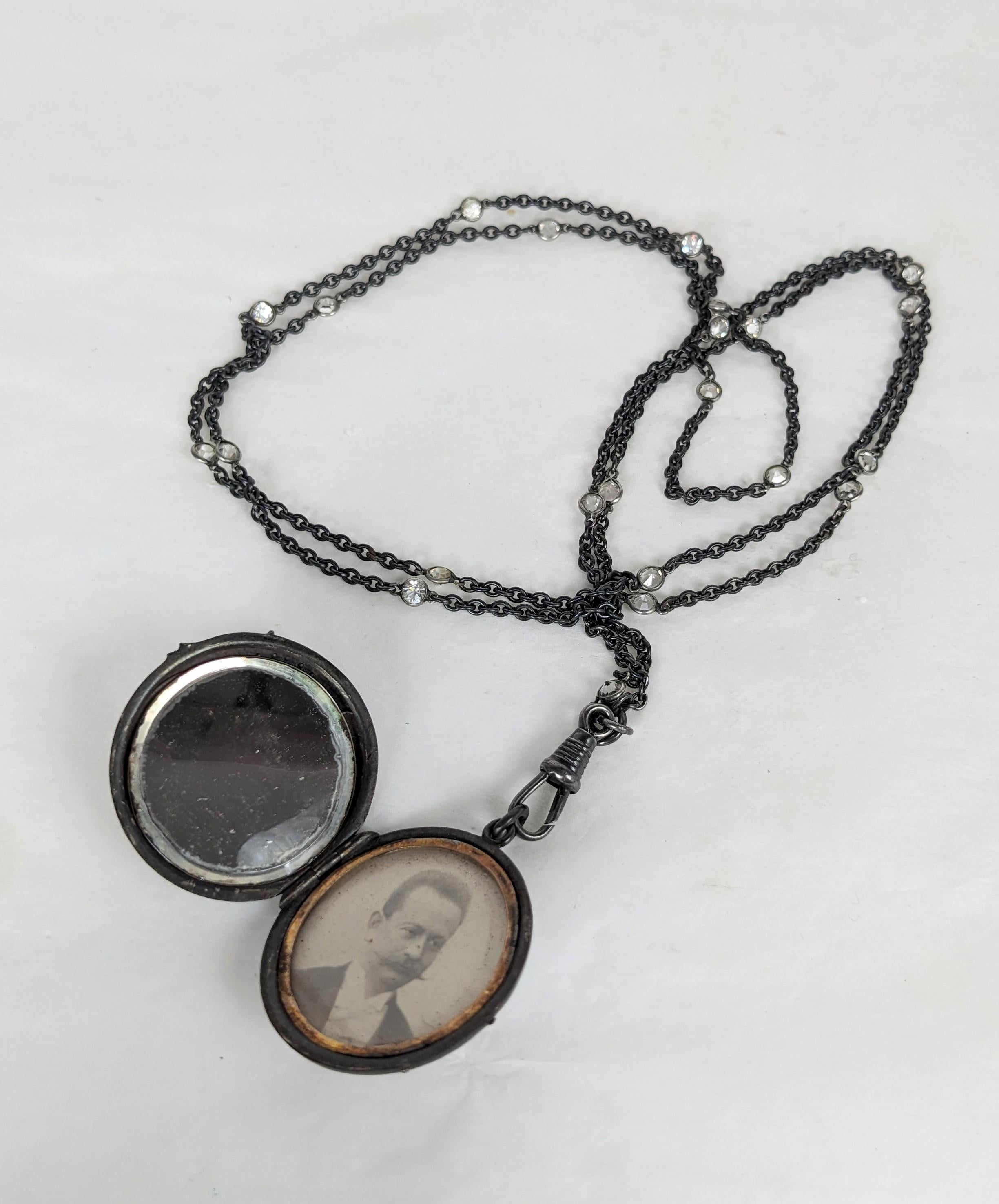 da uomo o donna Art Nouveau Moonstone Locket on Chain in vendita