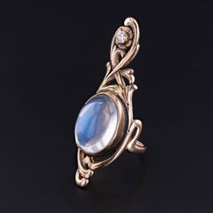 Art Nouveau Moonstone Ring of 14k Gold