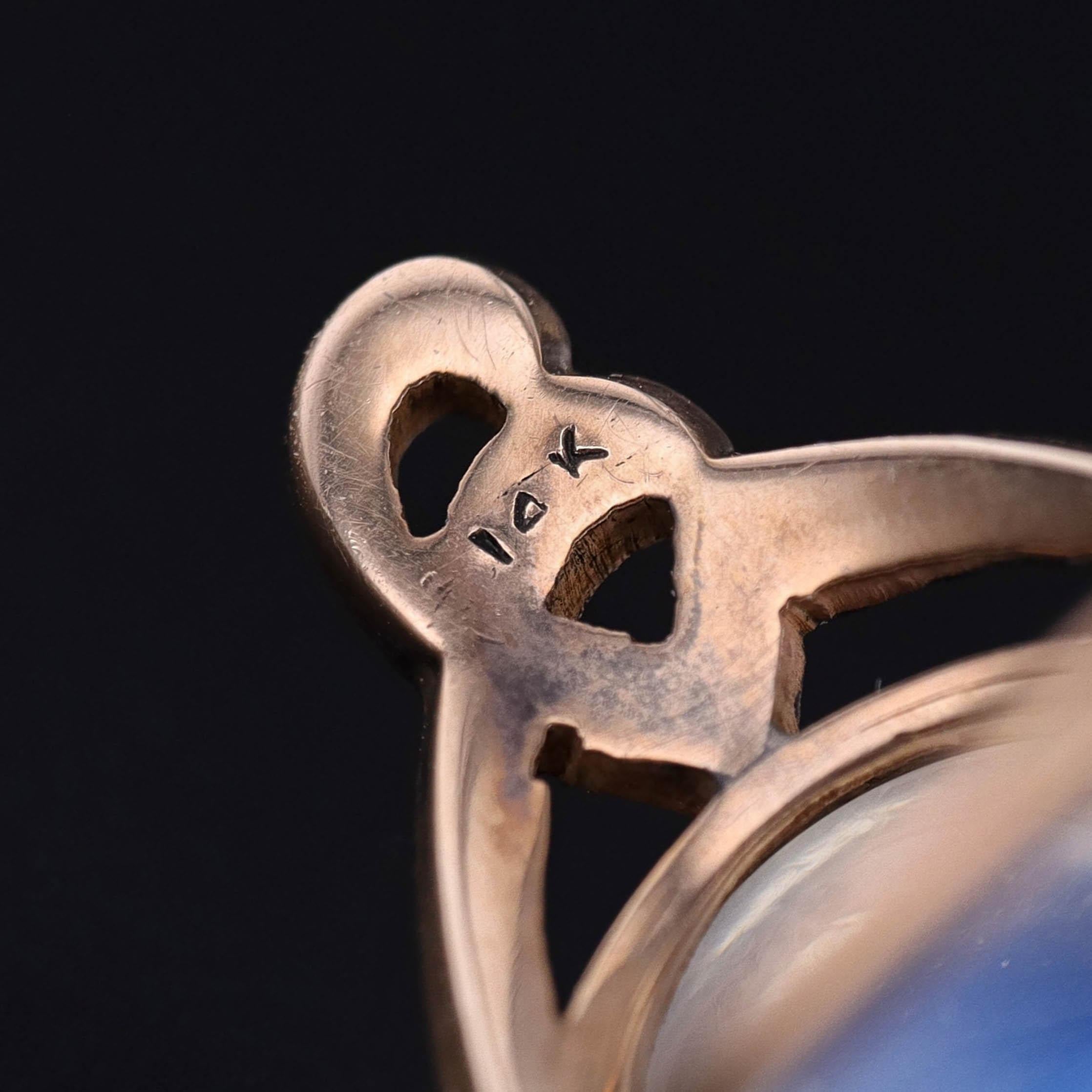 Women's Art Nouveau Moonstone Ring of 14k Gold For Sale