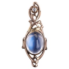 Vintage Art Nouveau Moonstone Ring of 14k Gold