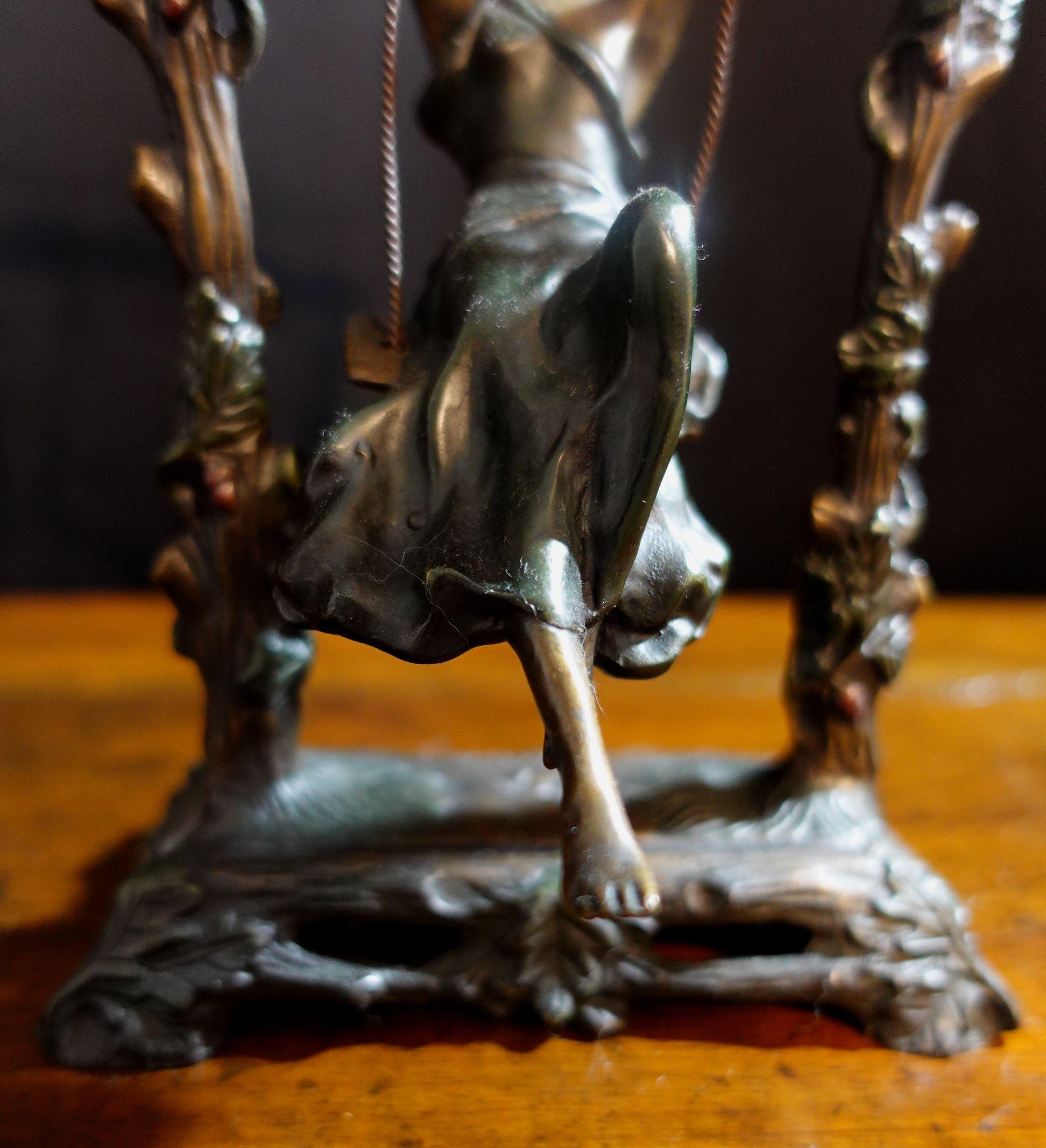 Fait main Sculpture en bronze Art Nouveau Moreau « Girl on Swing » (Fille sur balancier) en vente
