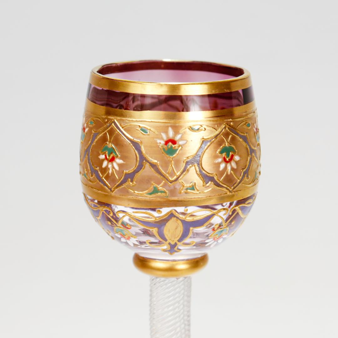  Ensemble de carafes à cordial Art Nouveau attribué à Moser en verre doré et émaillé en vente 7