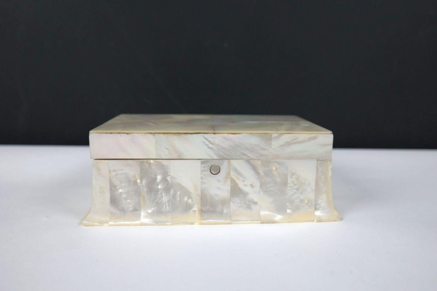 A rare, very beautiful mother-of-pearl box with an iridescent effect, suitable for storing jewelry, business cards, or even cigarettes, in the style of Austrian designer Josef Hoffmann.