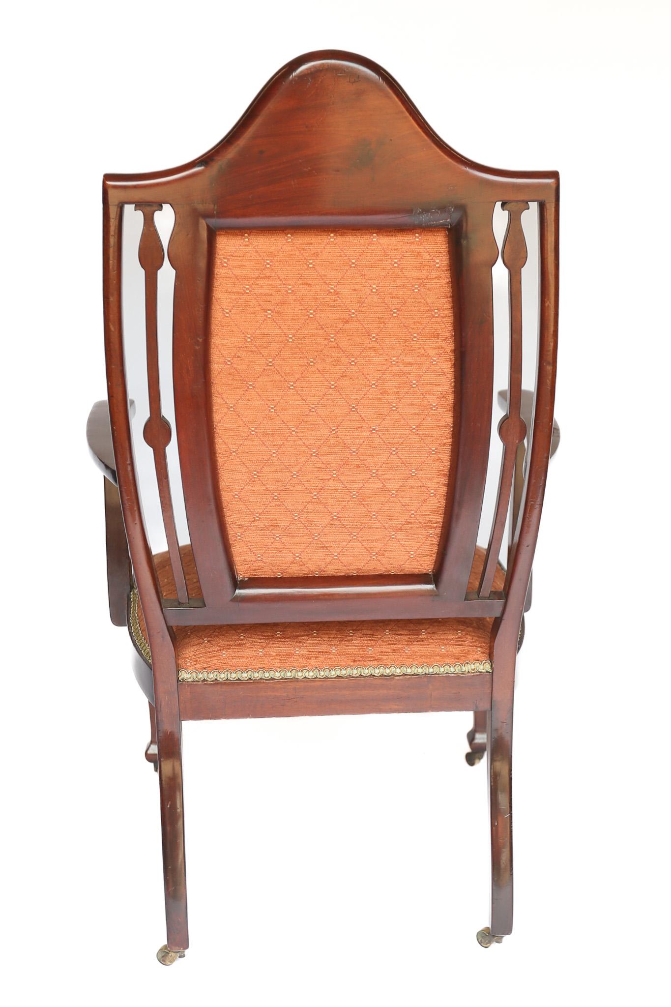 Art Nouveau Movement Mahagoni Ellenbogenstuhl (Art nouveau) im Angebot