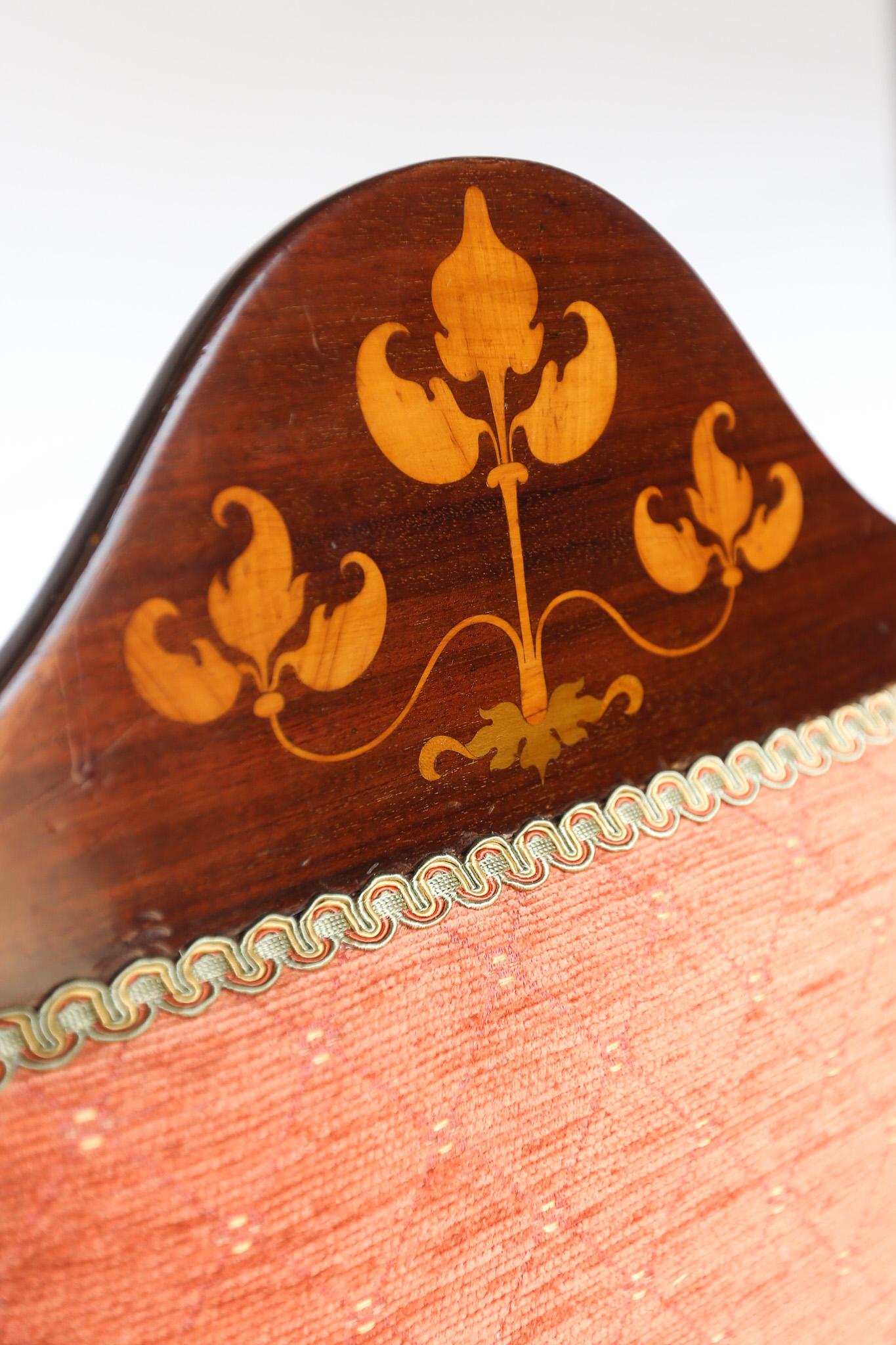 Art Nouveau Movement Mahagoni Ellenbogenstuhl (Poliert) im Angebot