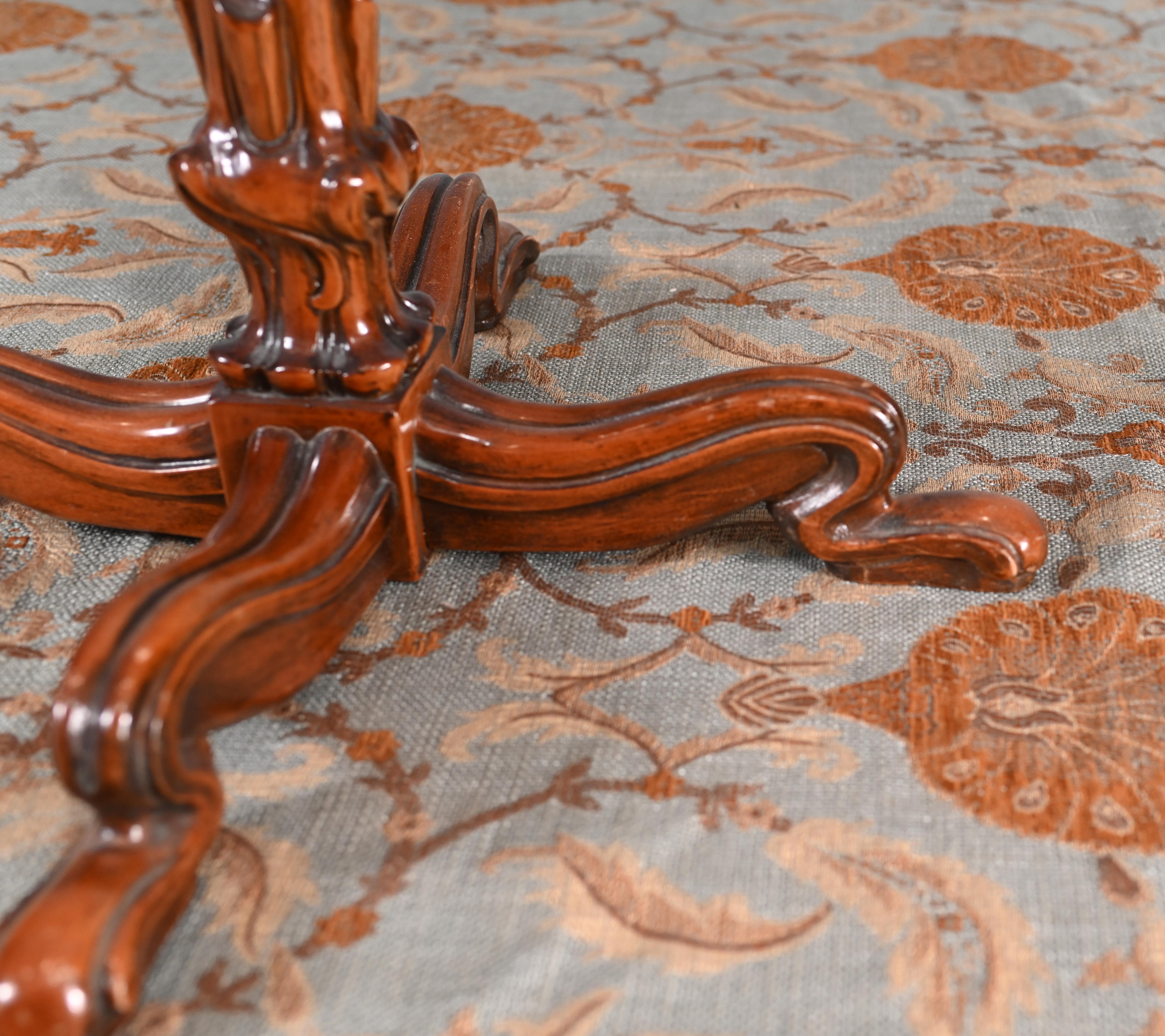 Leggio Art Carved in noce intagliato 1930 in vendita 2