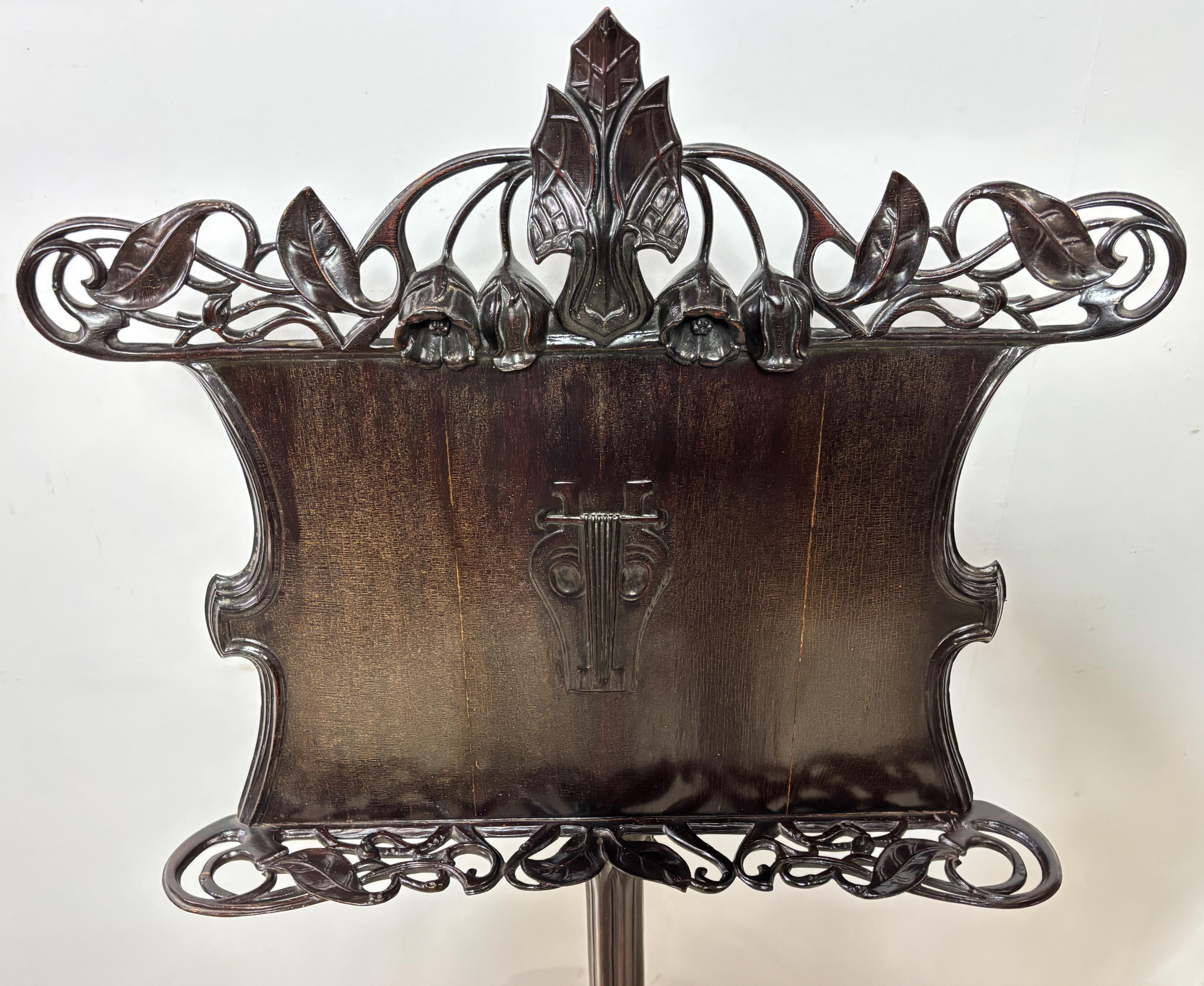 Atril Art Nouveau Tallado en venta