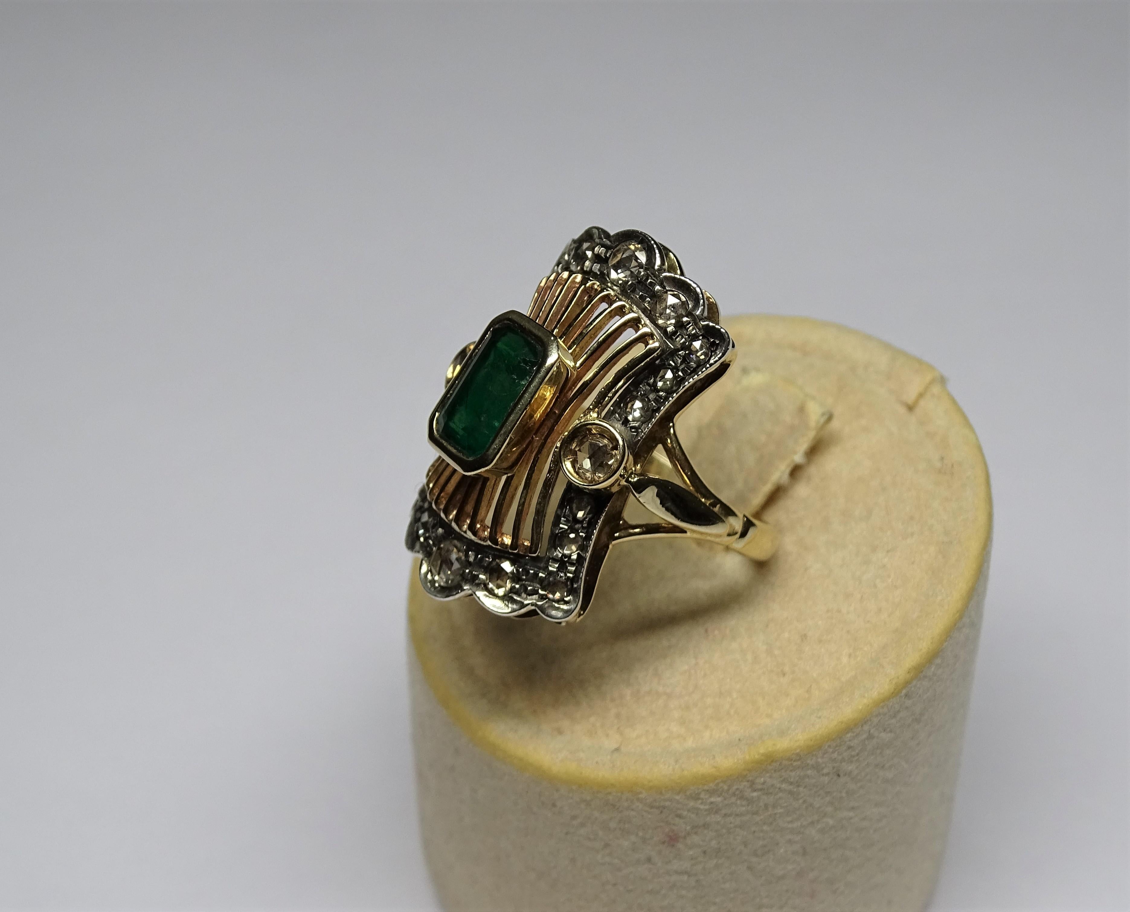 Art Nouveau Natural Emerald Rose Cut Diamonds 14 Karat Yellow Gold Ring In New Condition For Sale In Marcianise, IT