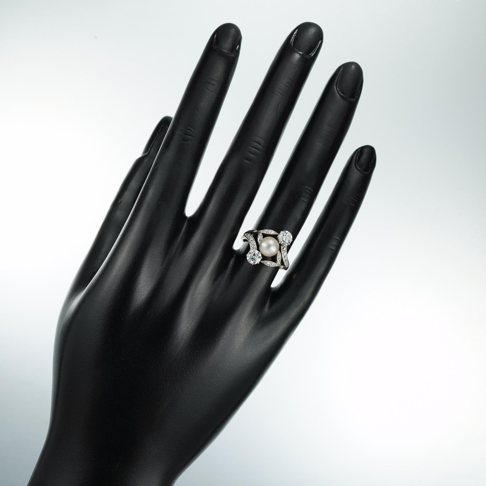 Anello Art Nouveau con perle naturali e diamanti in vendita 1