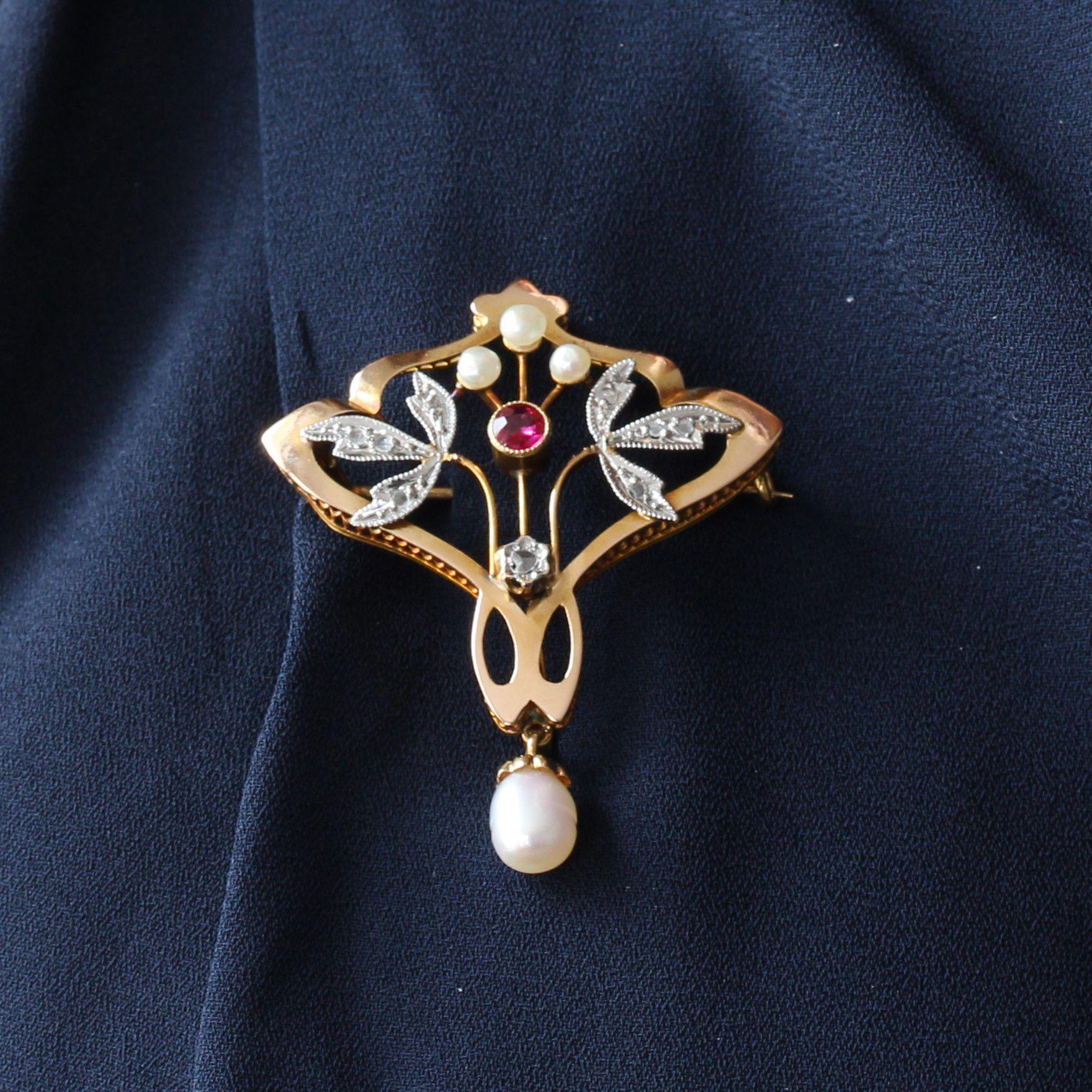 Art Nouveau Natural Pearl Diamond Ruby 18 Karat Yellow Gold Pendant, Brooch 10