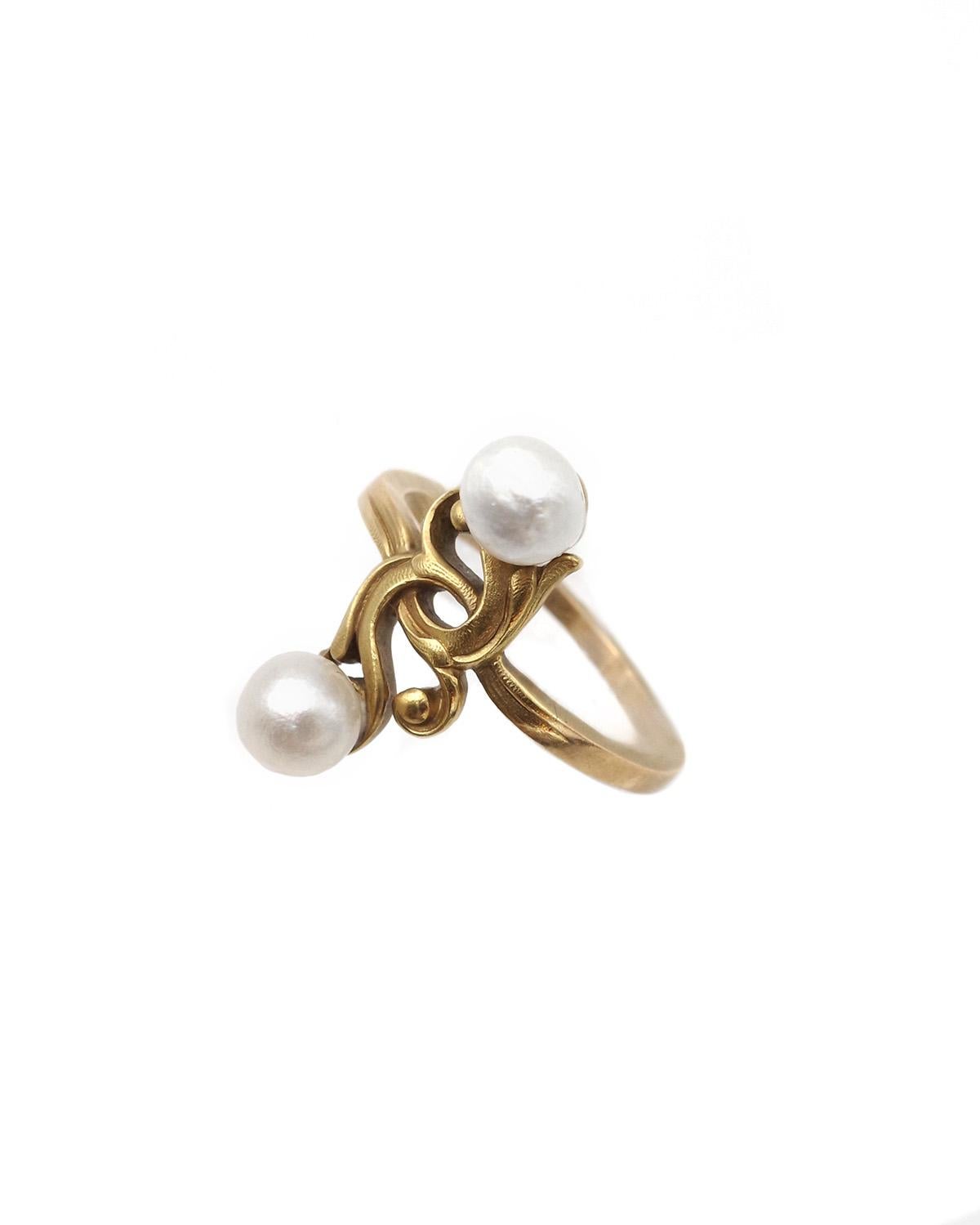 Art Nouveau natural pearl mistletoe ring in 18k gold, Art Nouveau, natural pearl (Art nouveau) im Angebot