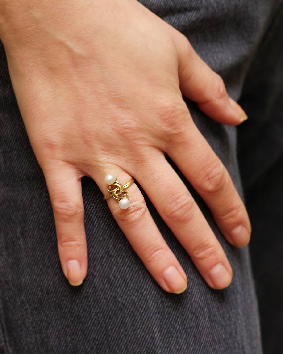 Art Nouveau natural pearl mistletoe ring in 18k gold, Art Nouveau, natural pearl im Zustand „Gut“ im Angebot in PARIS, FR