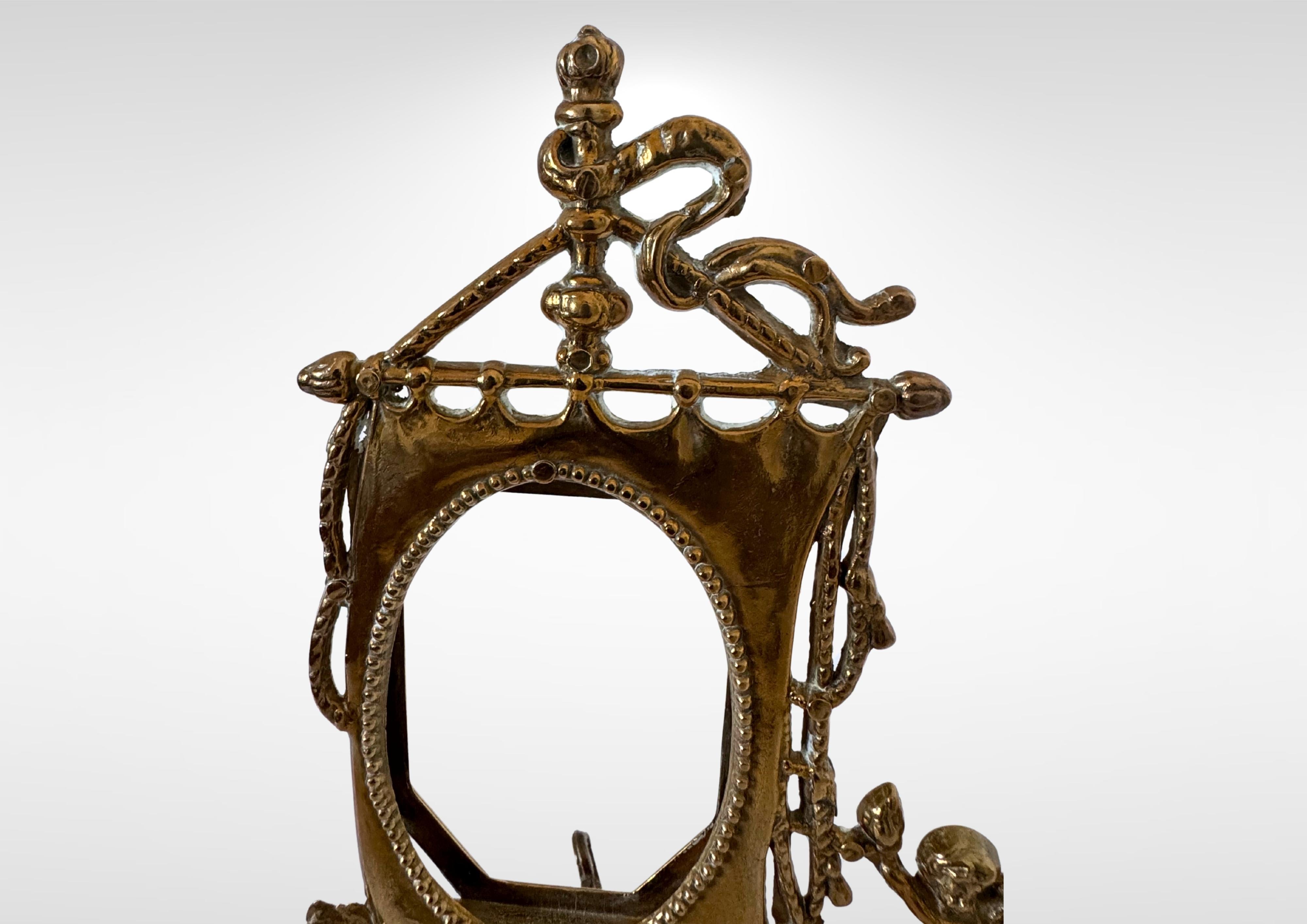 Cadre photo en laiton Art Nouveau à thème nautique avec ange putto Bon état - En vente à Torquay, GB