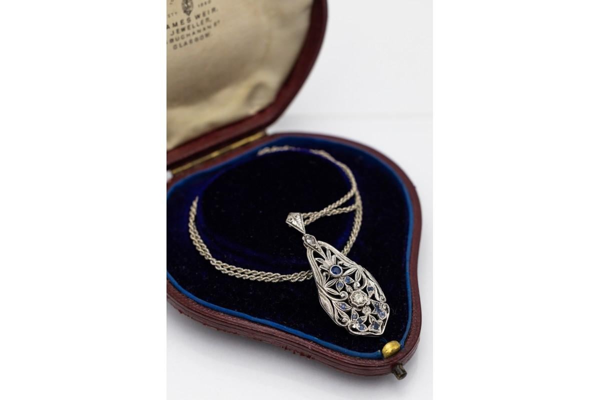 Women's or Men's Art Nouveau necklace with diamonds and sapphires, 1930s. For Sale