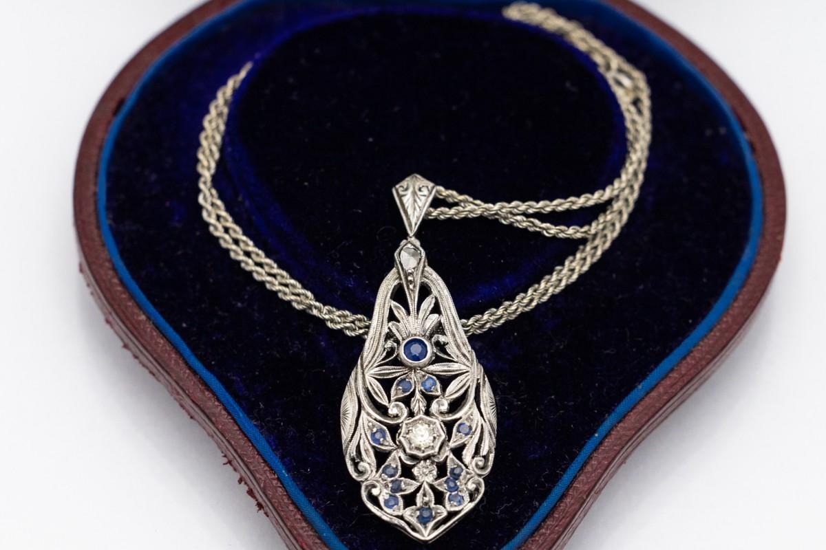 Art Nouveau necklace with diamonds and sapphires, 1930s. For Sale 2