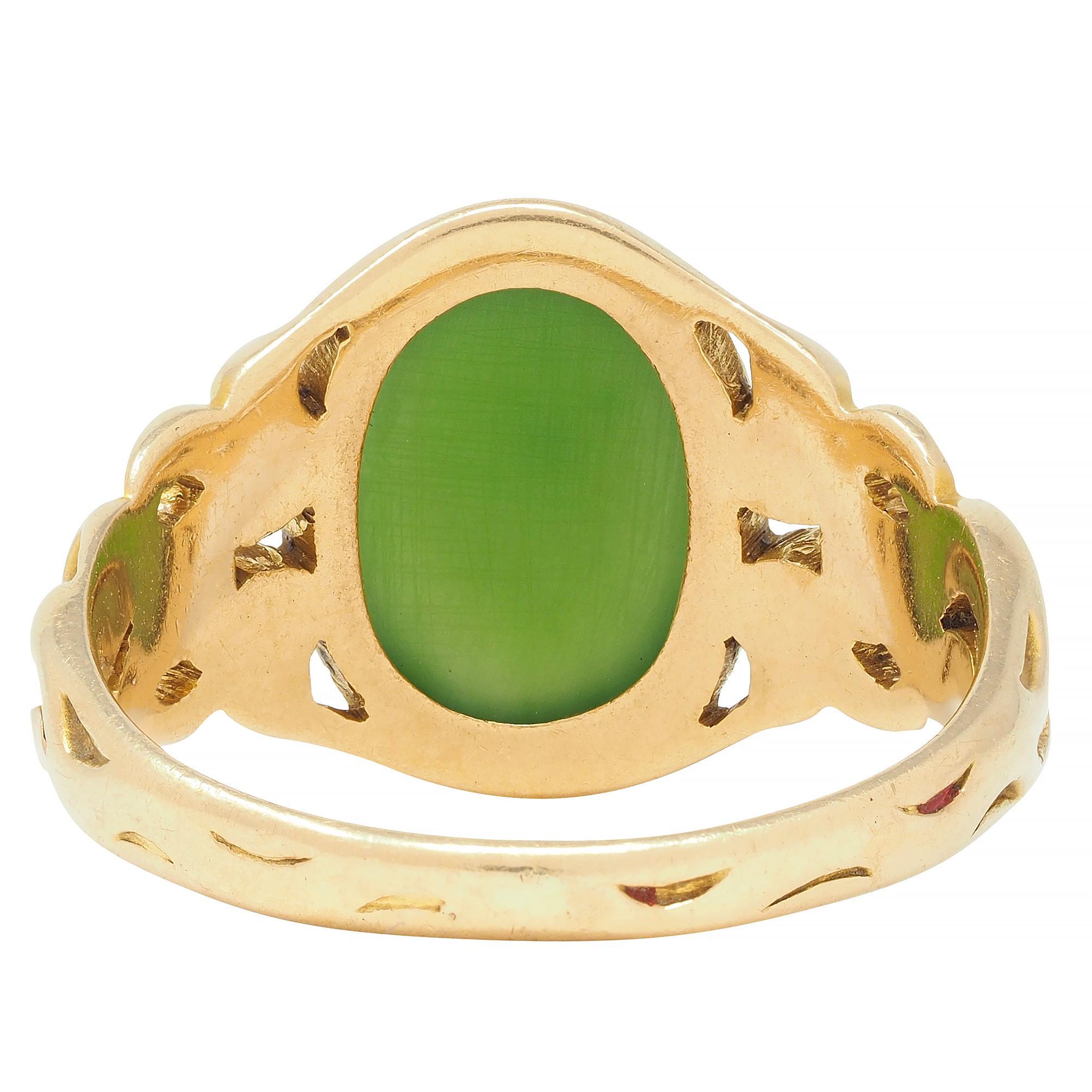 Art Nouveau Nephrite Jade 14 Karat Yellow Gold Antique Unisex Signet Ring For Sale 1