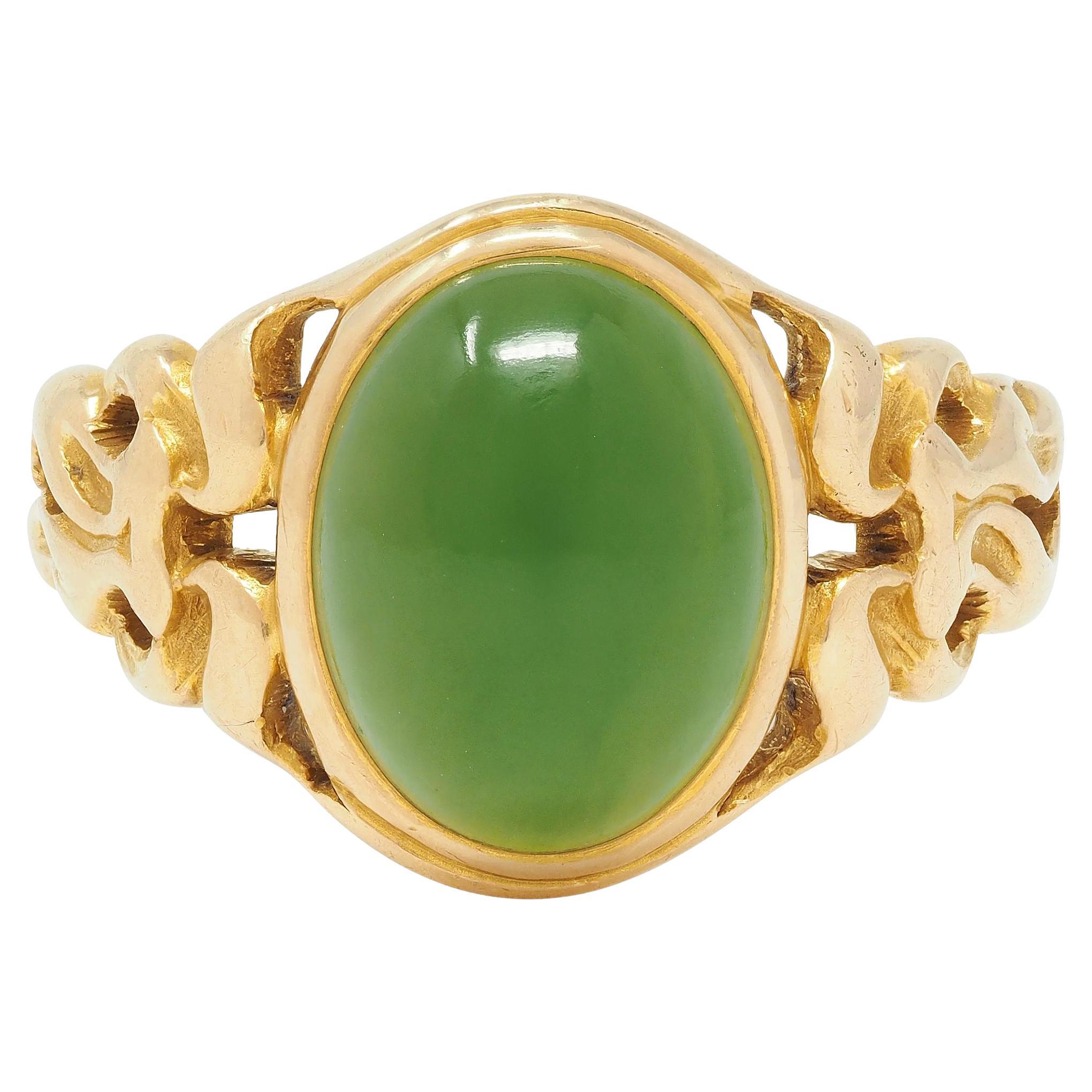 Art Nouveau Nephrite Jade 14 Karat Yellow Gold Antique Unisex Signet Ring For Sale