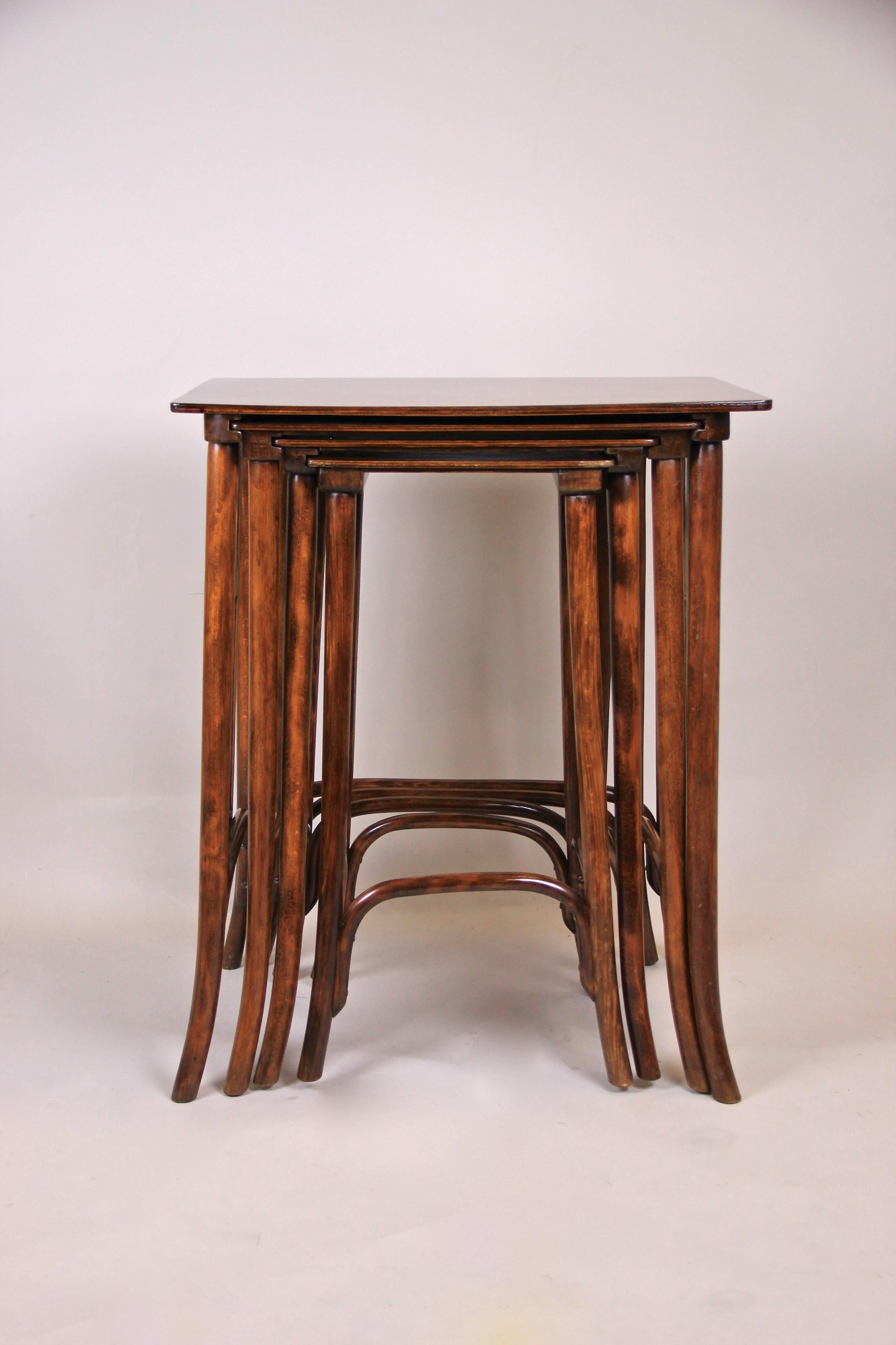 Art Nouveau Nesting Table Set by Thonet, Austria, circa 1905 In Good Condition In Lichtenberg, AT