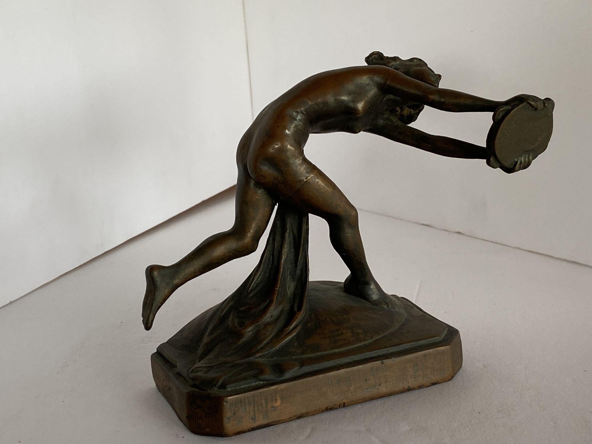 Paire de serre-livres Art Nouveau en bronze coulé représentant une nymphes féminine nue en vente 5