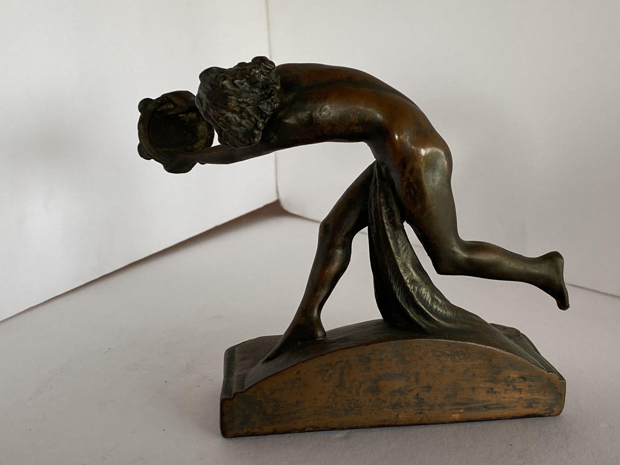 Paire de serre-livres Art Nouveau en bronze coulé représentant une nymphes féminine nue en vente 4