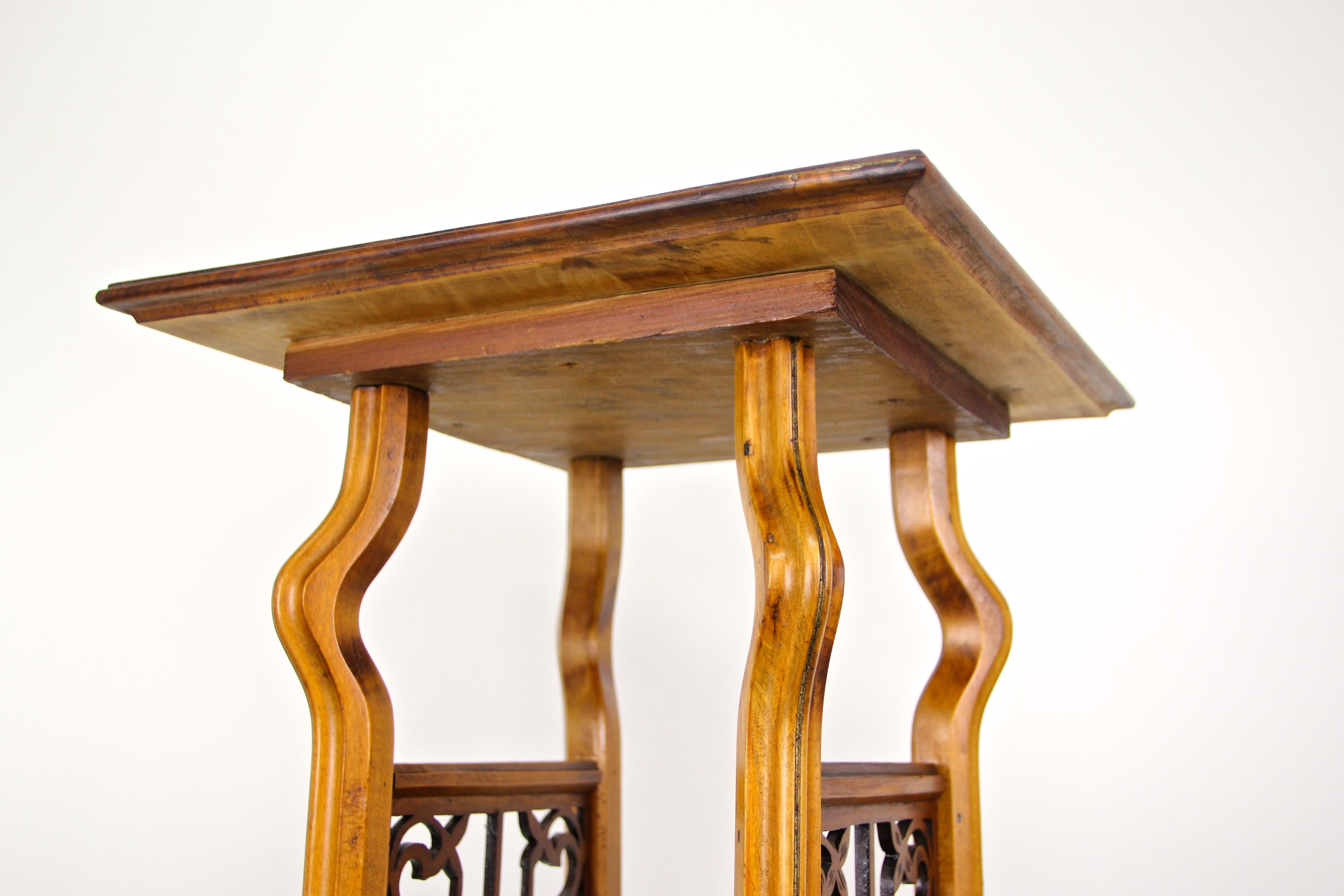 Art Nouveau Nut Wood Pedestal/ Flower Stand, Austria, circa 1900 2