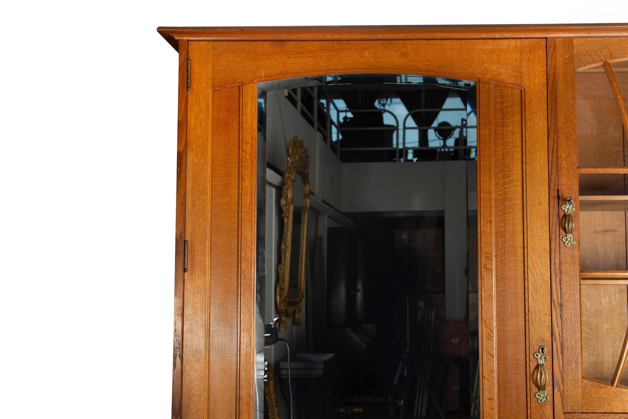 Armadio e comodino in rovere Art Nouveau di Gustave Serrurier-Bovy in vendita 1
