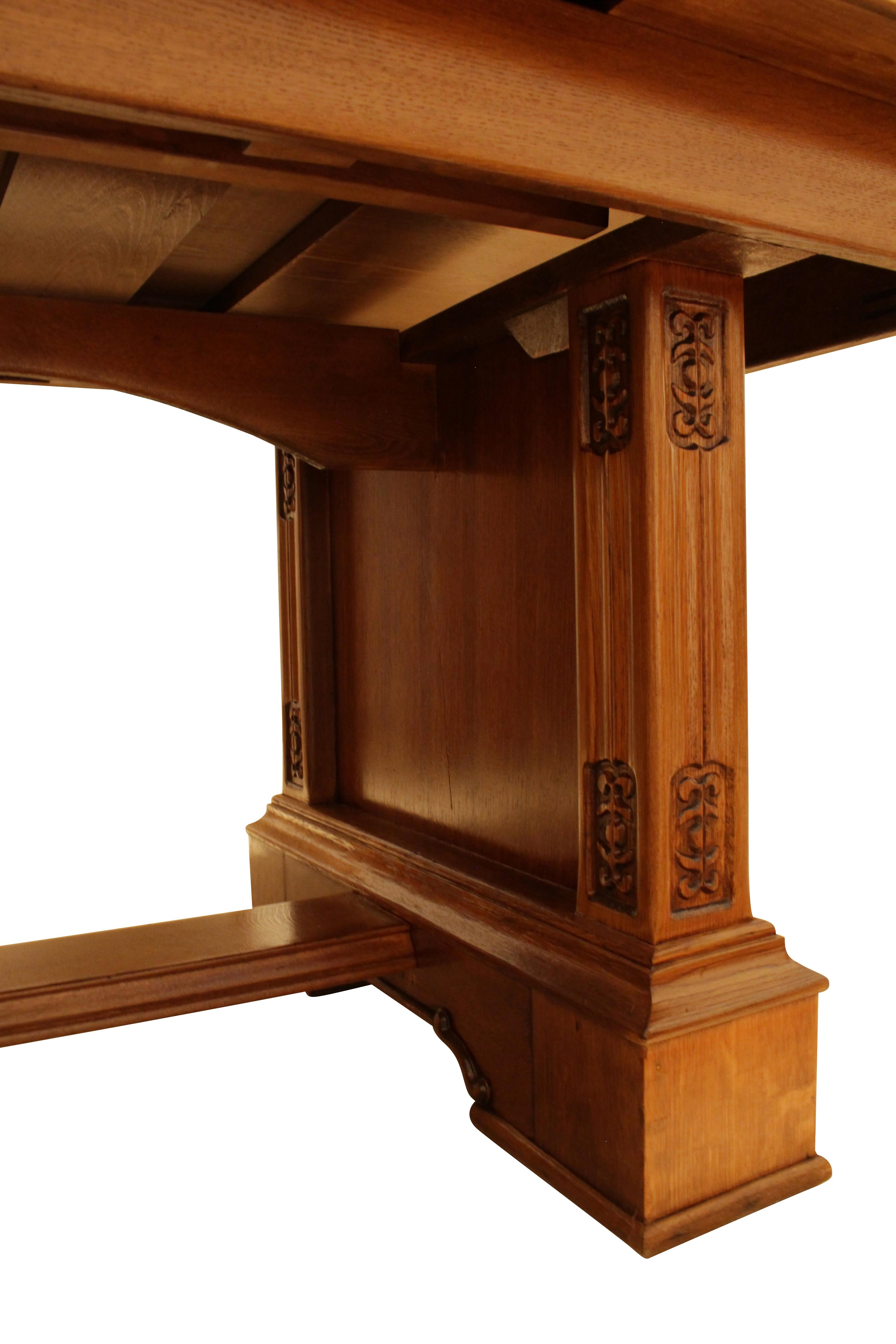 Art Nouveau Oak Big Extendable Table In Good Condition For Sale In Darmstadt, DE