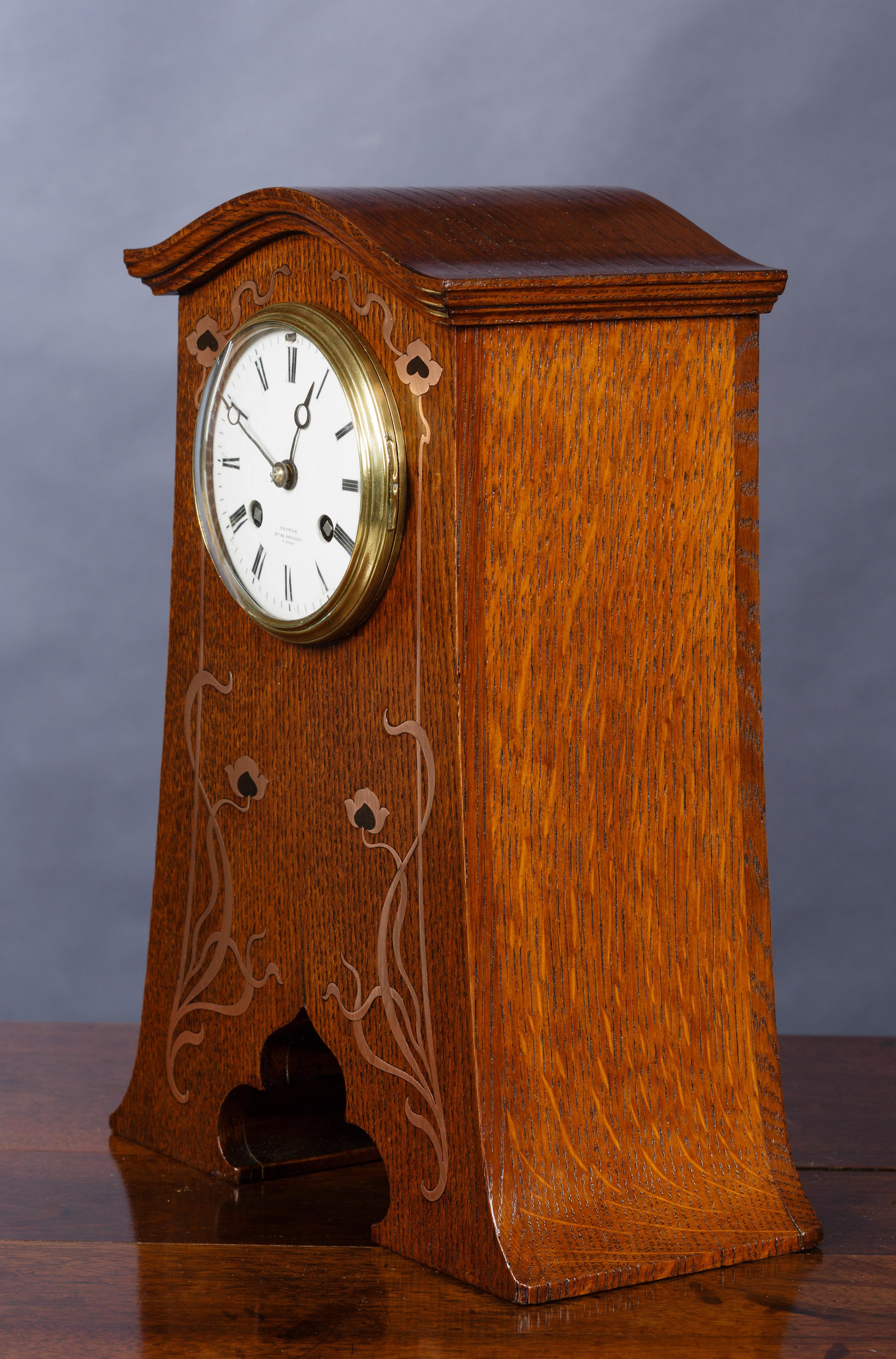 Art Nouveau Oak Cased Mantel Clock with Copper Inlay by Vecten, Paris In Good Condition In Norwich, GB
