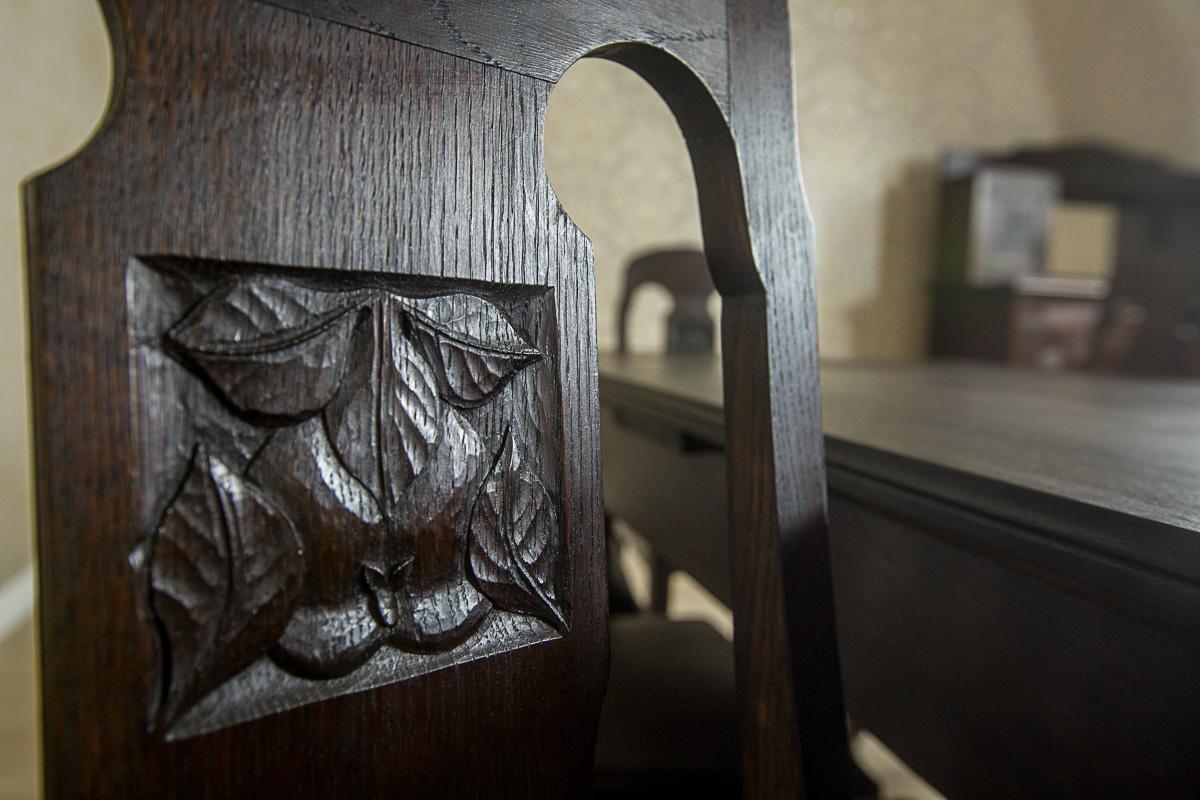 20th Century Art Nouveau Oak Dining Room Set, circa 1910-1920