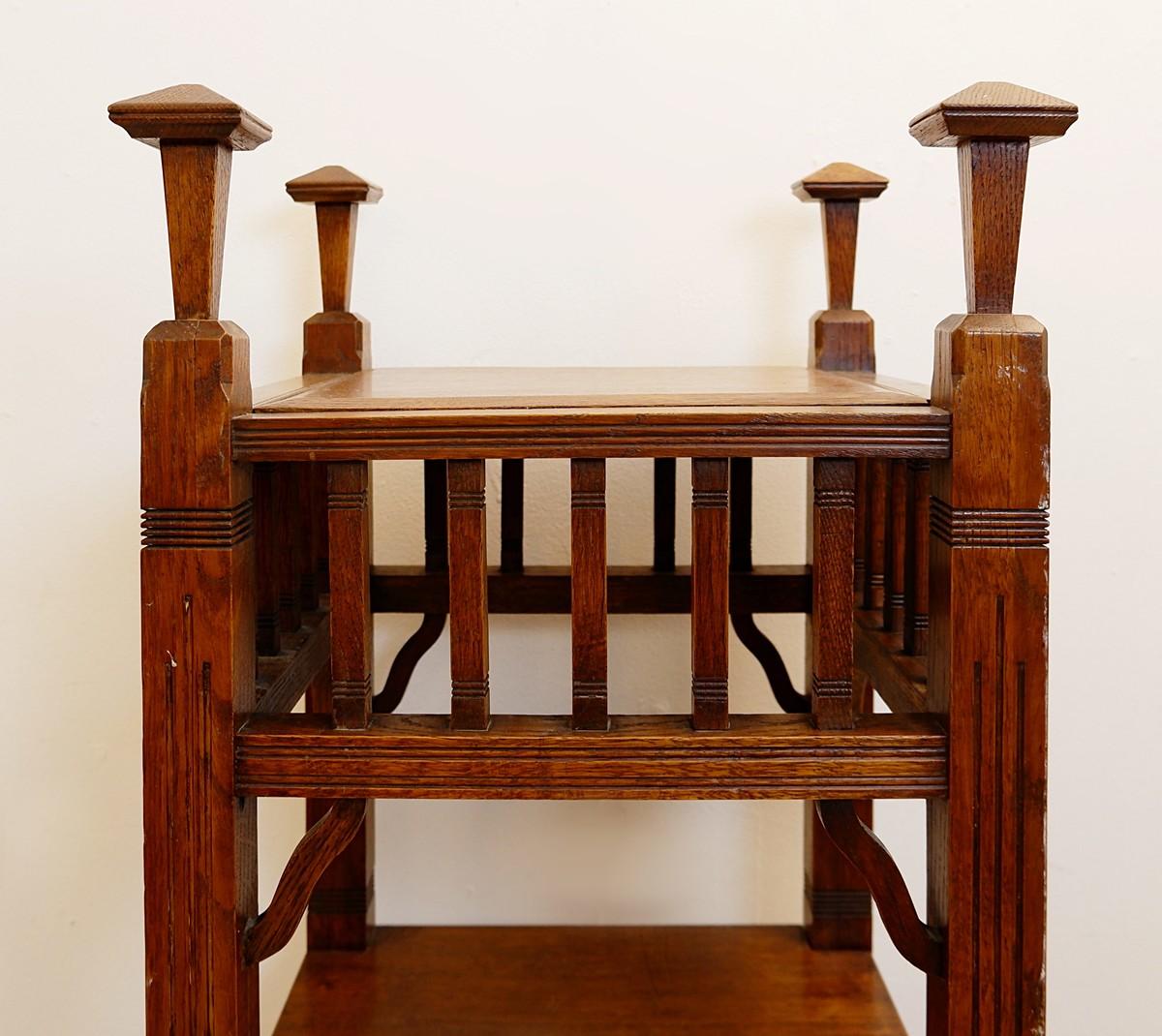 Pettorina in legno di quercia in stile Art Nouveau, Belgio.