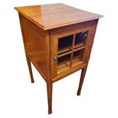 Piccolo mobile laterale in stile Art Nouveau Oak