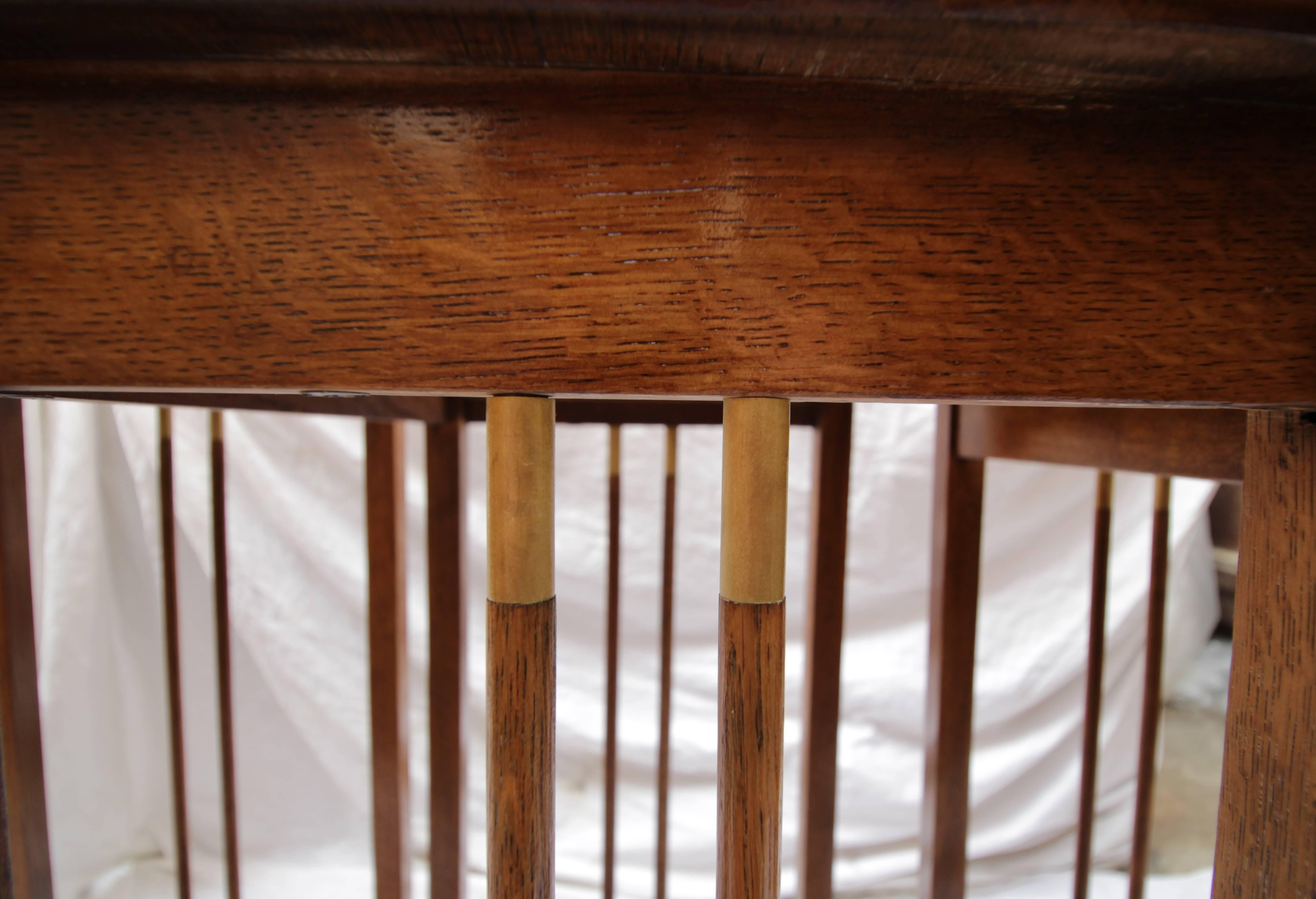 Art Nouveau Oak-Wood Set of Nesting Tables (Art nouveau)