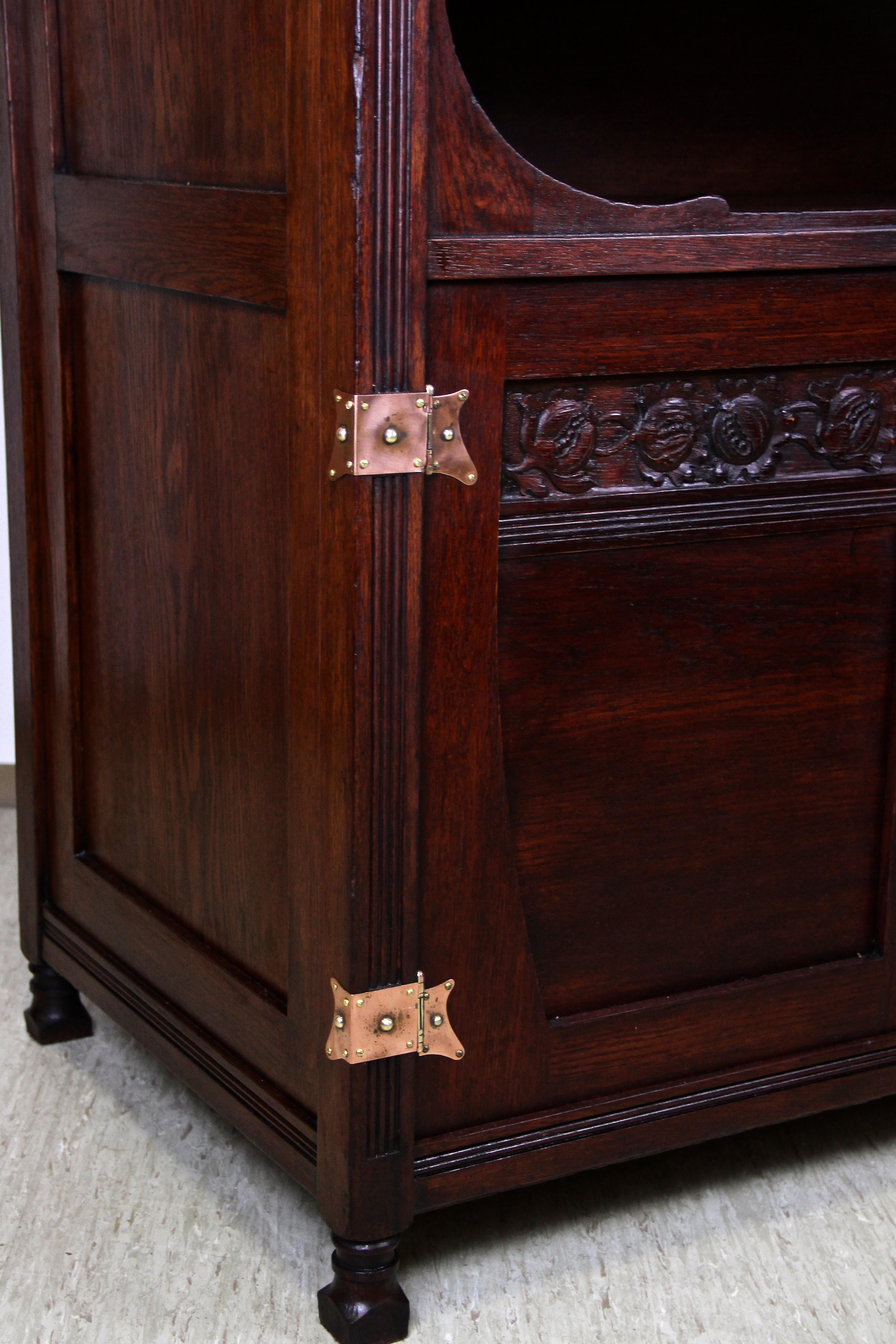 Art Nouveau Oakwood Cabinet/ Buffet with Colored Lead Glass, Austria, circa 1900 6