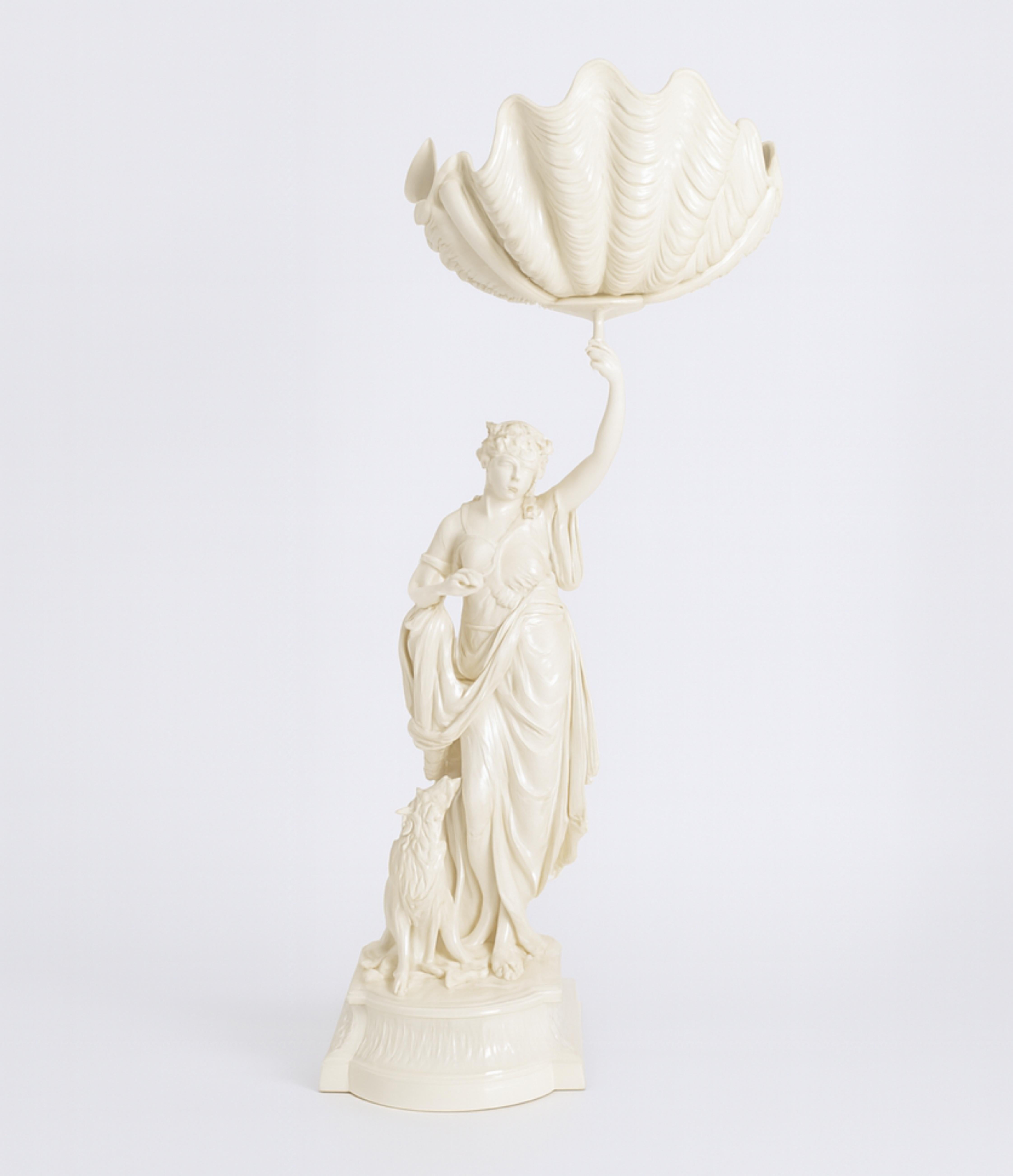 Jugendstil-Lampe aus weißem Lack mit Frau, 20. Jahrhundert im Angebot 1