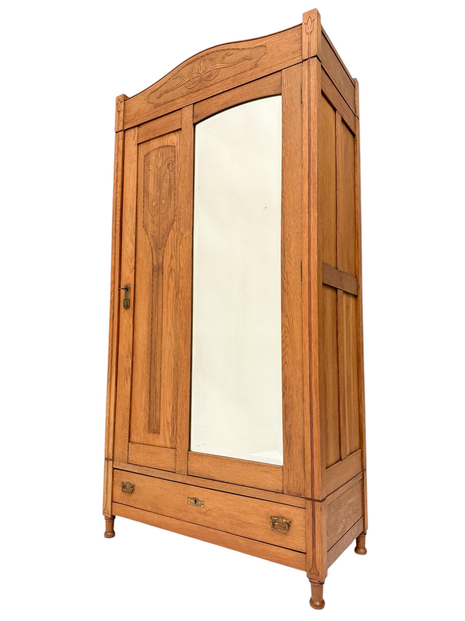 Art Nouveau One-Door Armoire or Wardrobe, 1900s In Good Condition In Amsterdam, NL