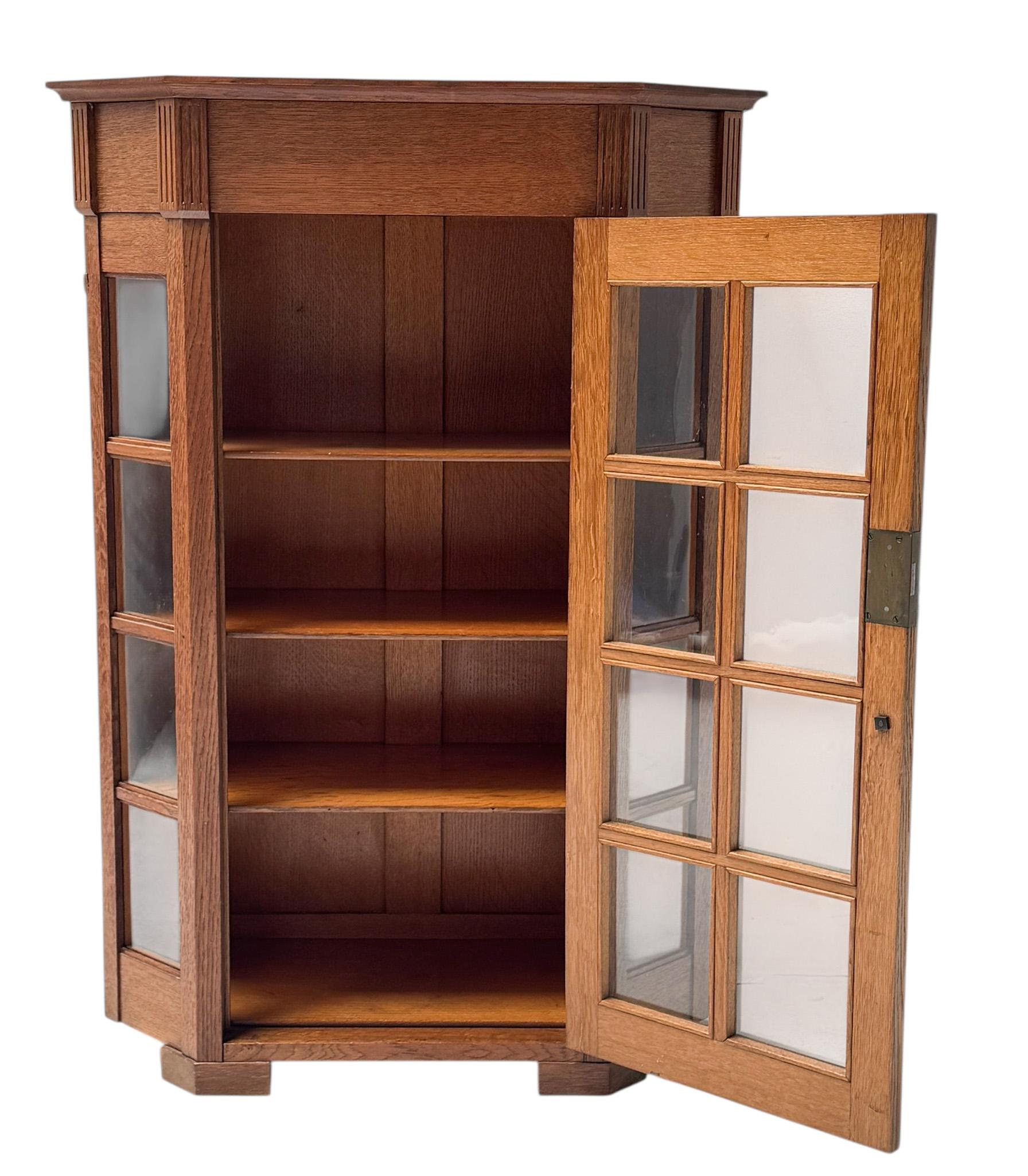 Néerlandais Armoire à une porte Art Nouveau par H. F. Jansen & Zonen Amsterdam, années 1900 en vente