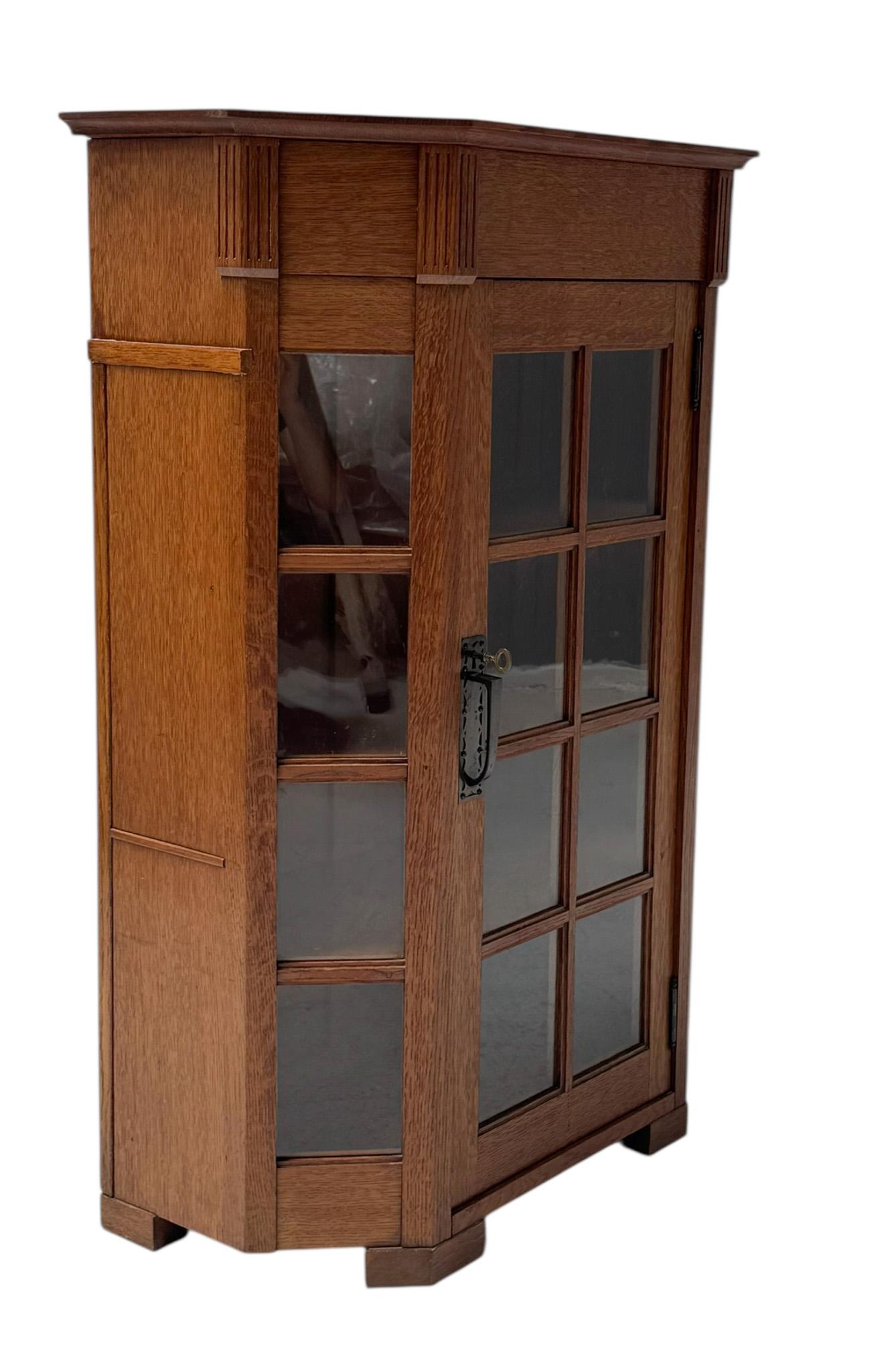 Début du 20ème siècle Armoire à une porte Art Nouveau par H. F. Jansen & Zonen Amsterdam, années 1900 en vente