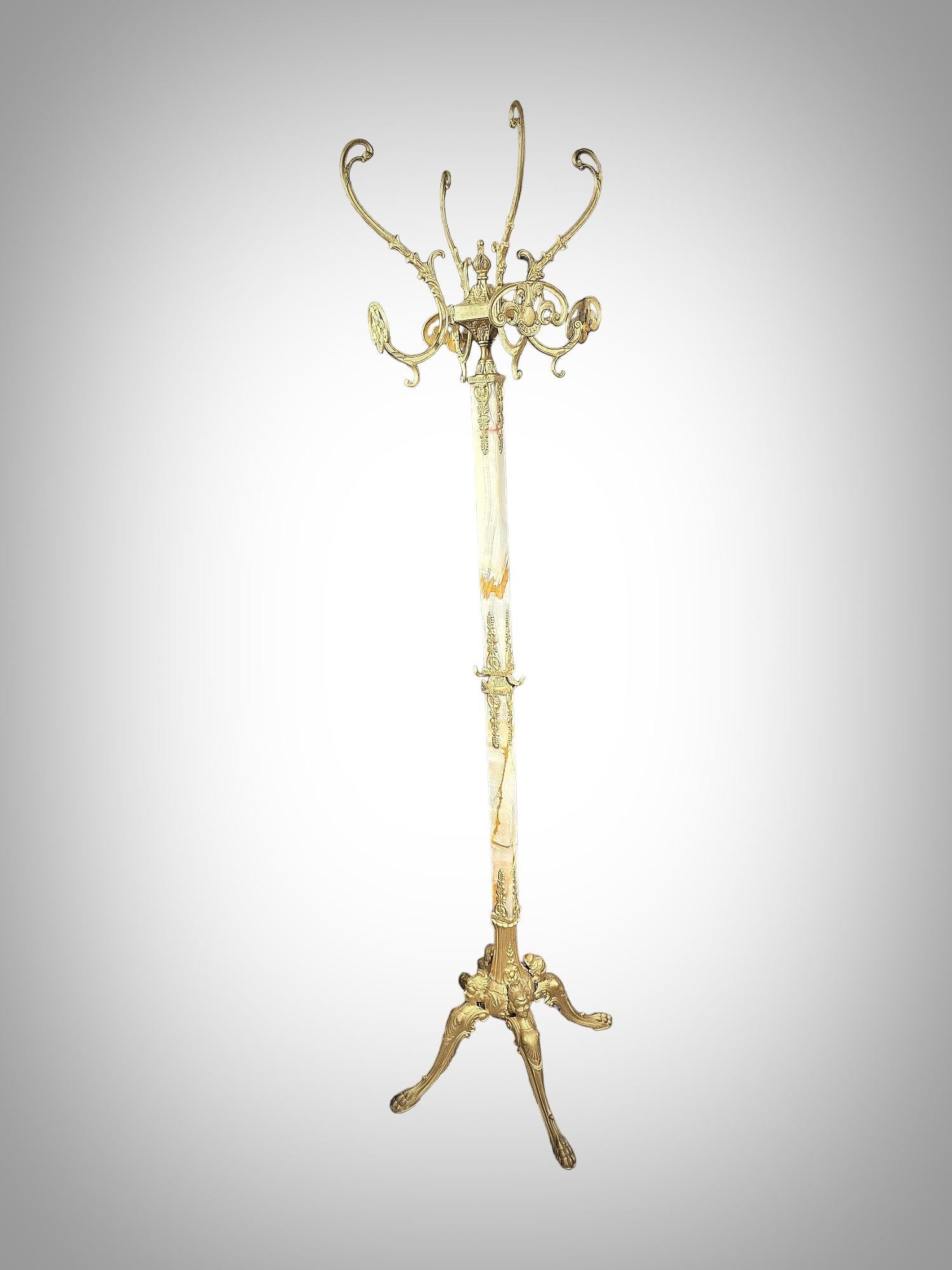 Art Nouveau Onyx Coat Rack, Circa 1900 In Good Condition For Sale In Madrid, ES