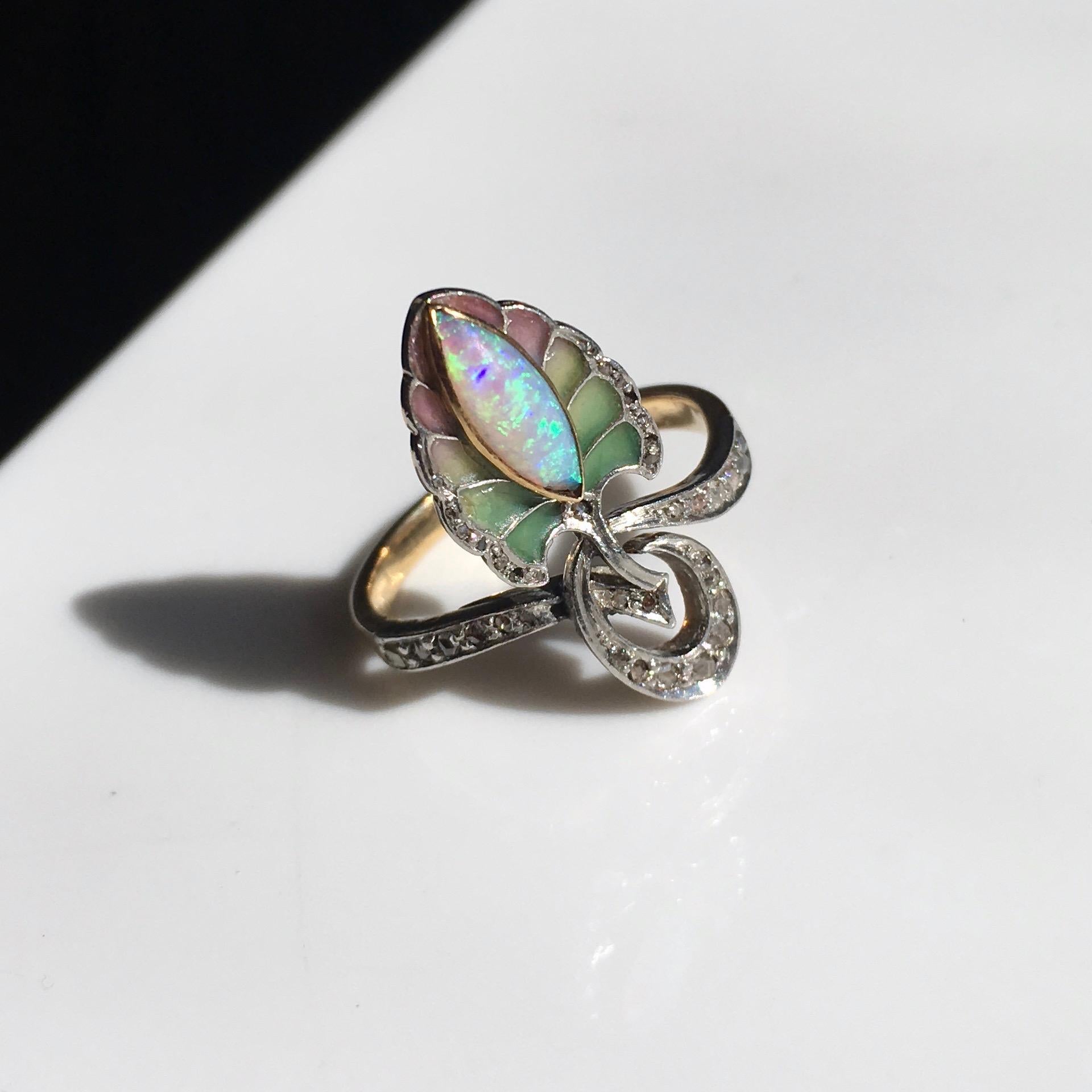 Art Nouveau Opal and Diamonds Plique a Jour Yellow Gold Platinum Enamel Ring 5