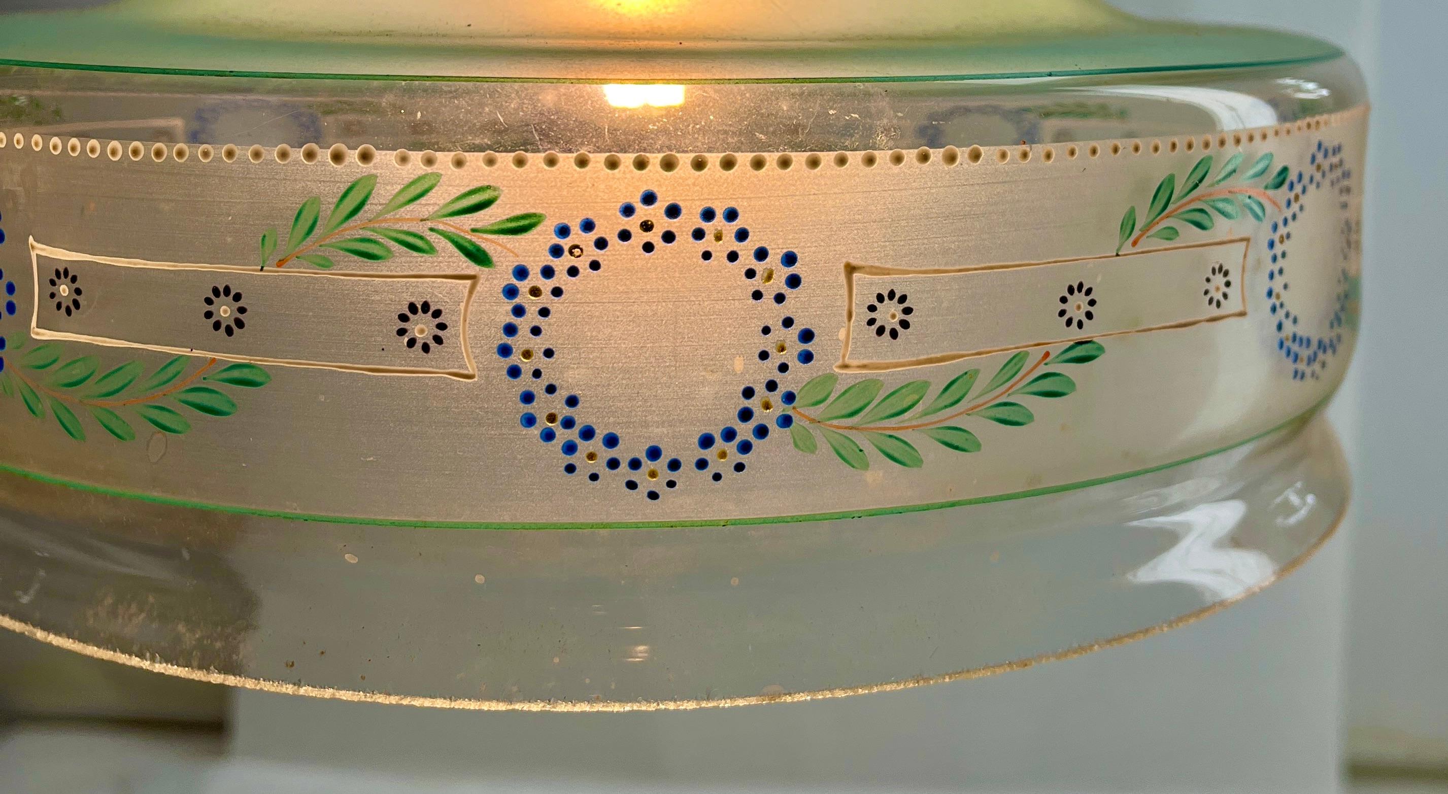 Verre opalin Plafonnier Art Nouveau Opaline peint à la main, Scailmont Belgique Abat-jour en verre en vente