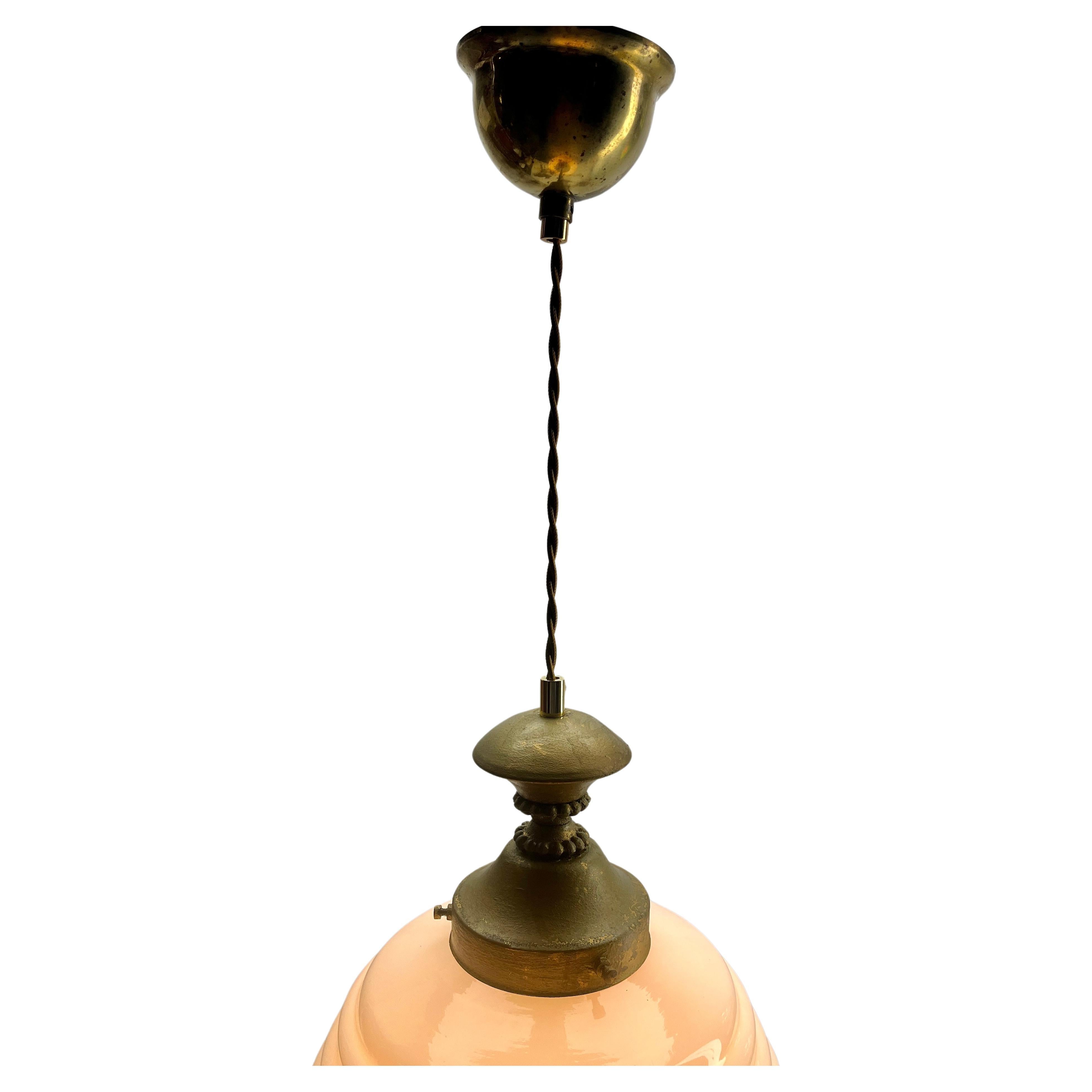 Metà XX secolo Lampada da soffitto opalina Art Nouveau, paralume in vetro Scailmont Belgium, anni '30 in vendita