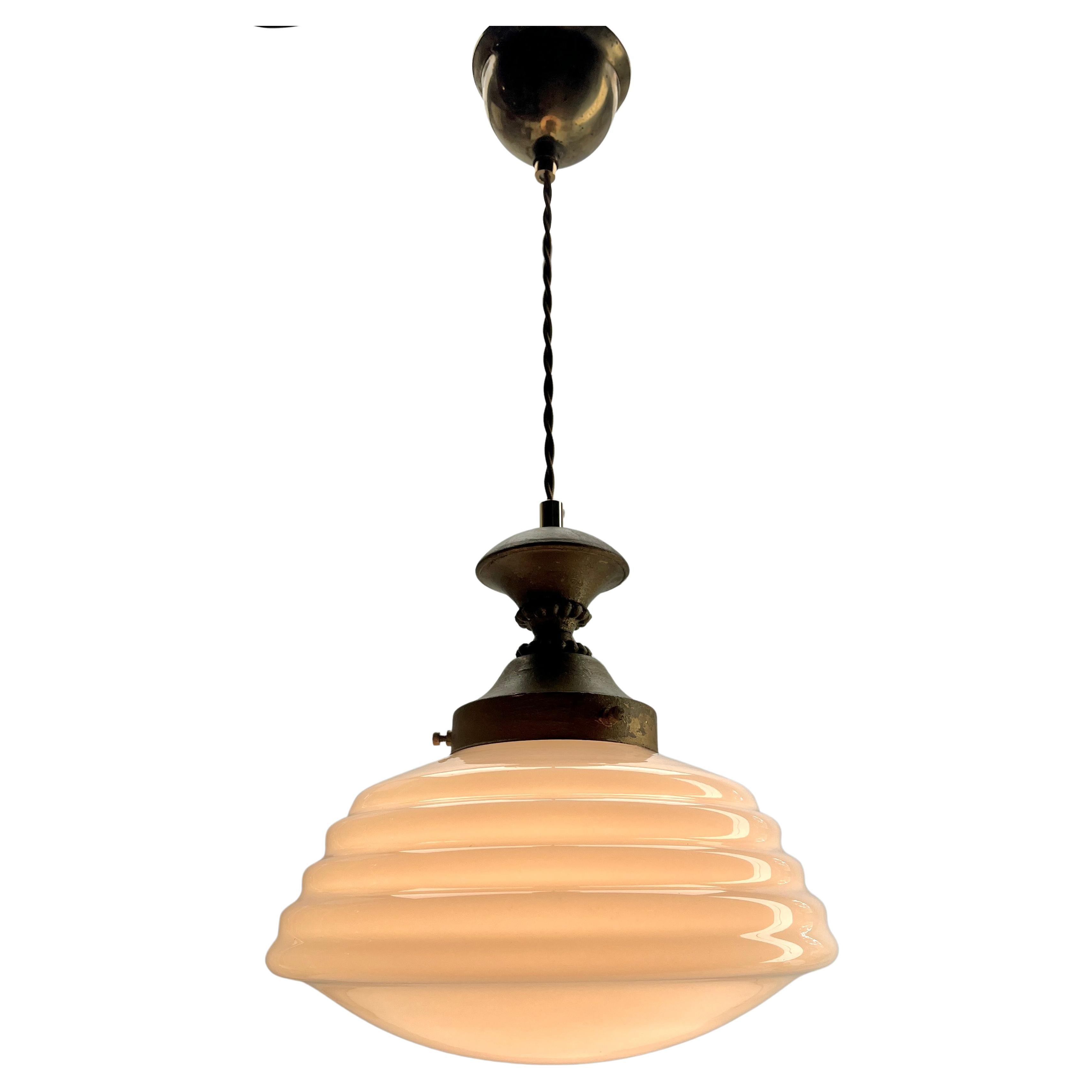 Vetro opalino Lampada da soffitto opalina Art Nouveau, paralume in vetro Scailmont Belgium, anni '30 in vendita