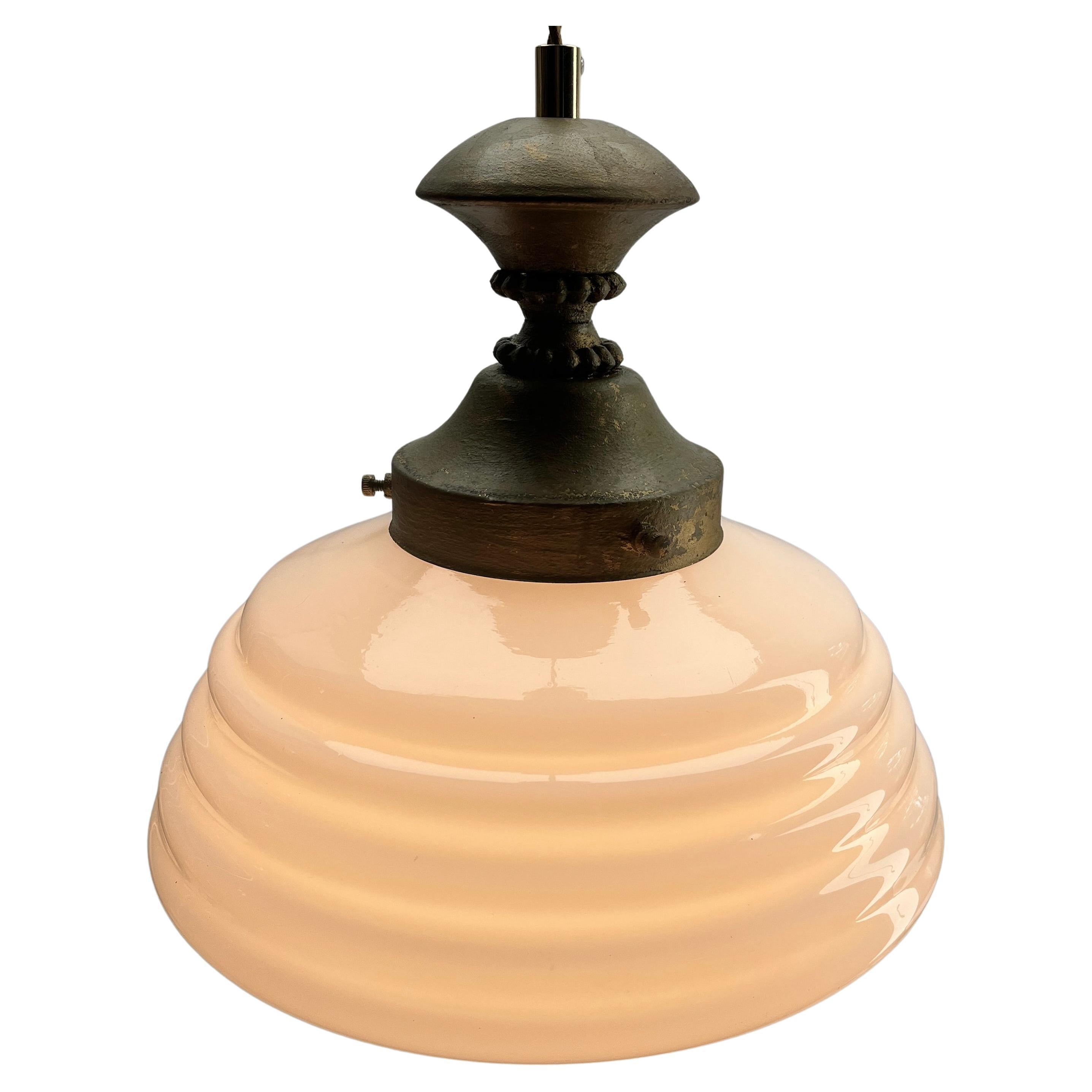 Lampada da soffitto opalina Art Nouveau, paralume in vetro Scailmont Belgium, anni '30 in vendita 1